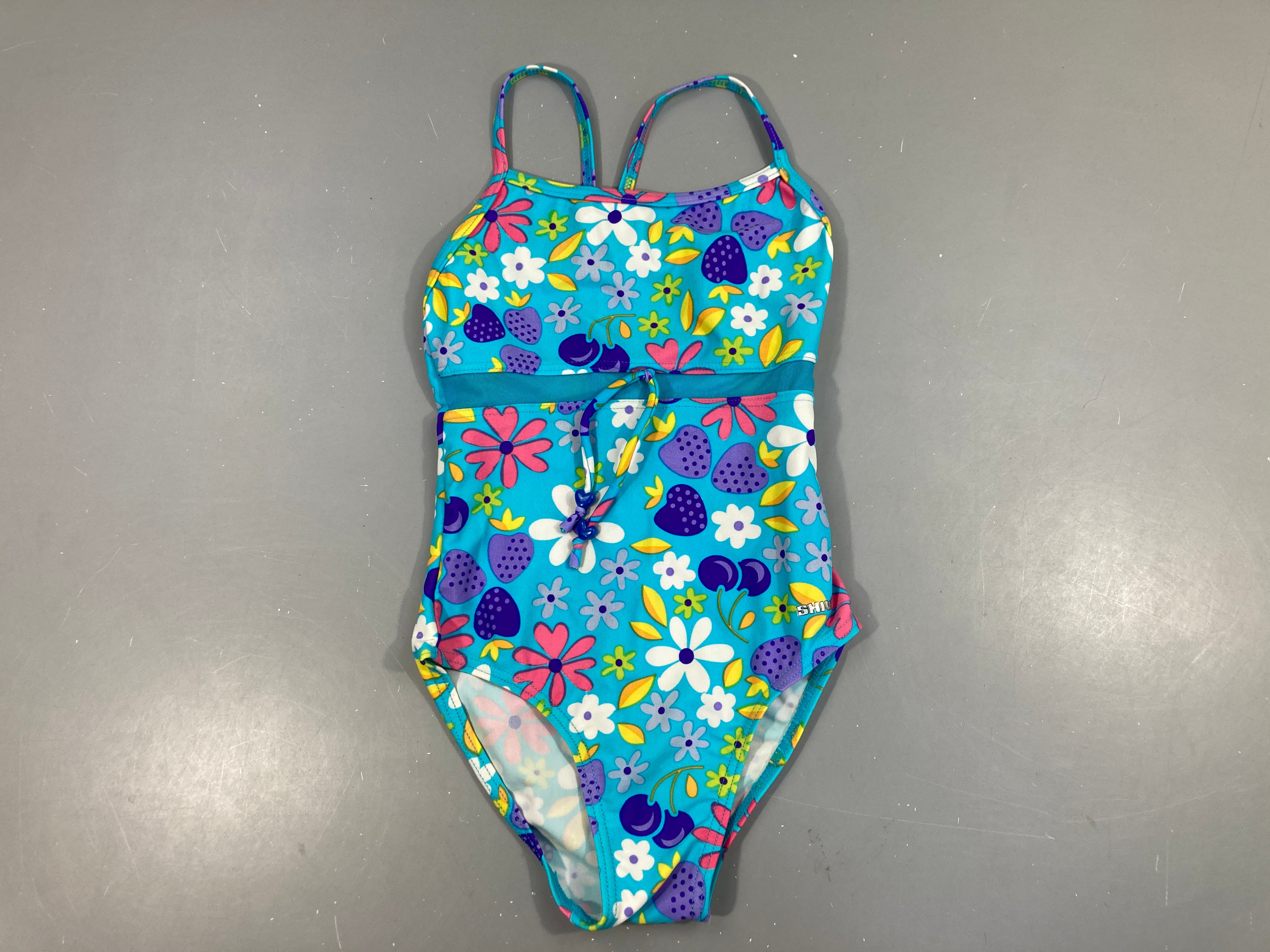 Maillot bleu fleurs, Shiwi