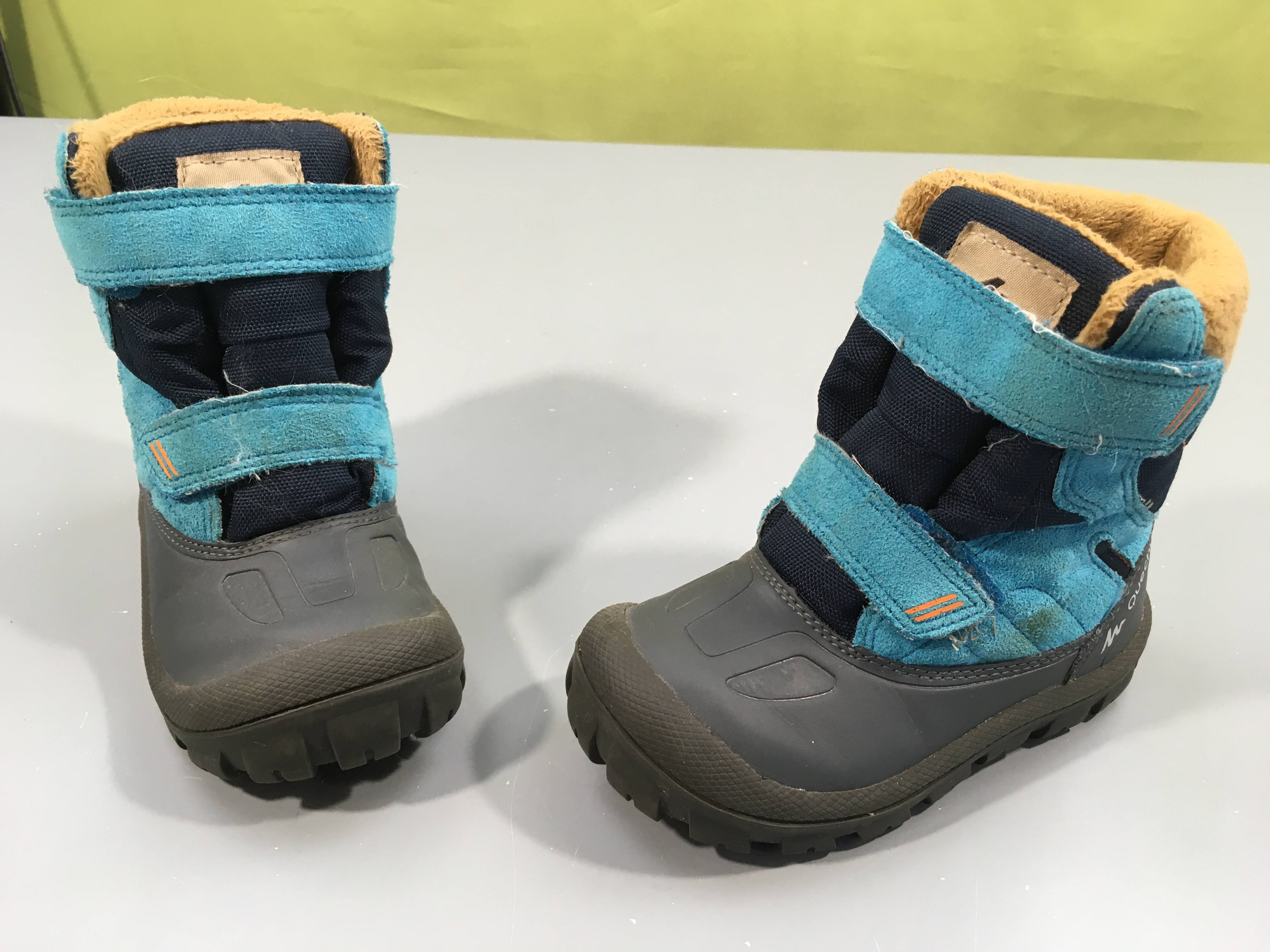 Bottes de neige  gris, bleu marine, bleu, beige 