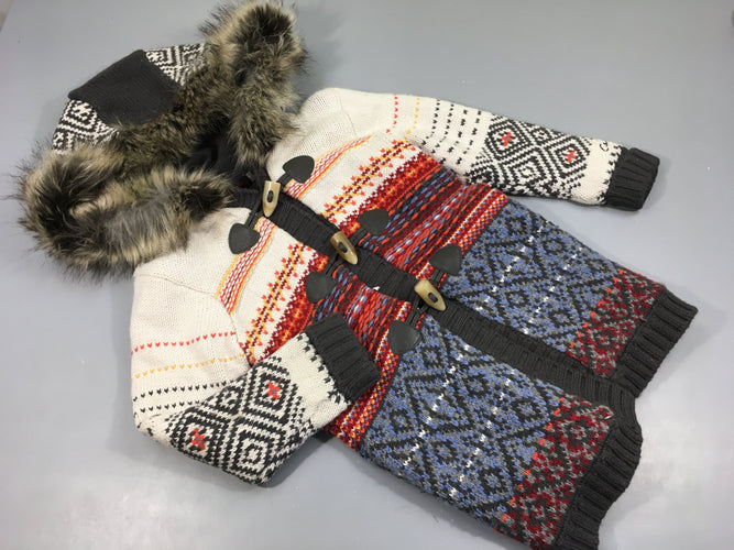 Gilet long  tricot à motifs, écru rouge, gris,... à capuche avec fausse fourrure doublée polar, moins cher chez Petit Kiwi