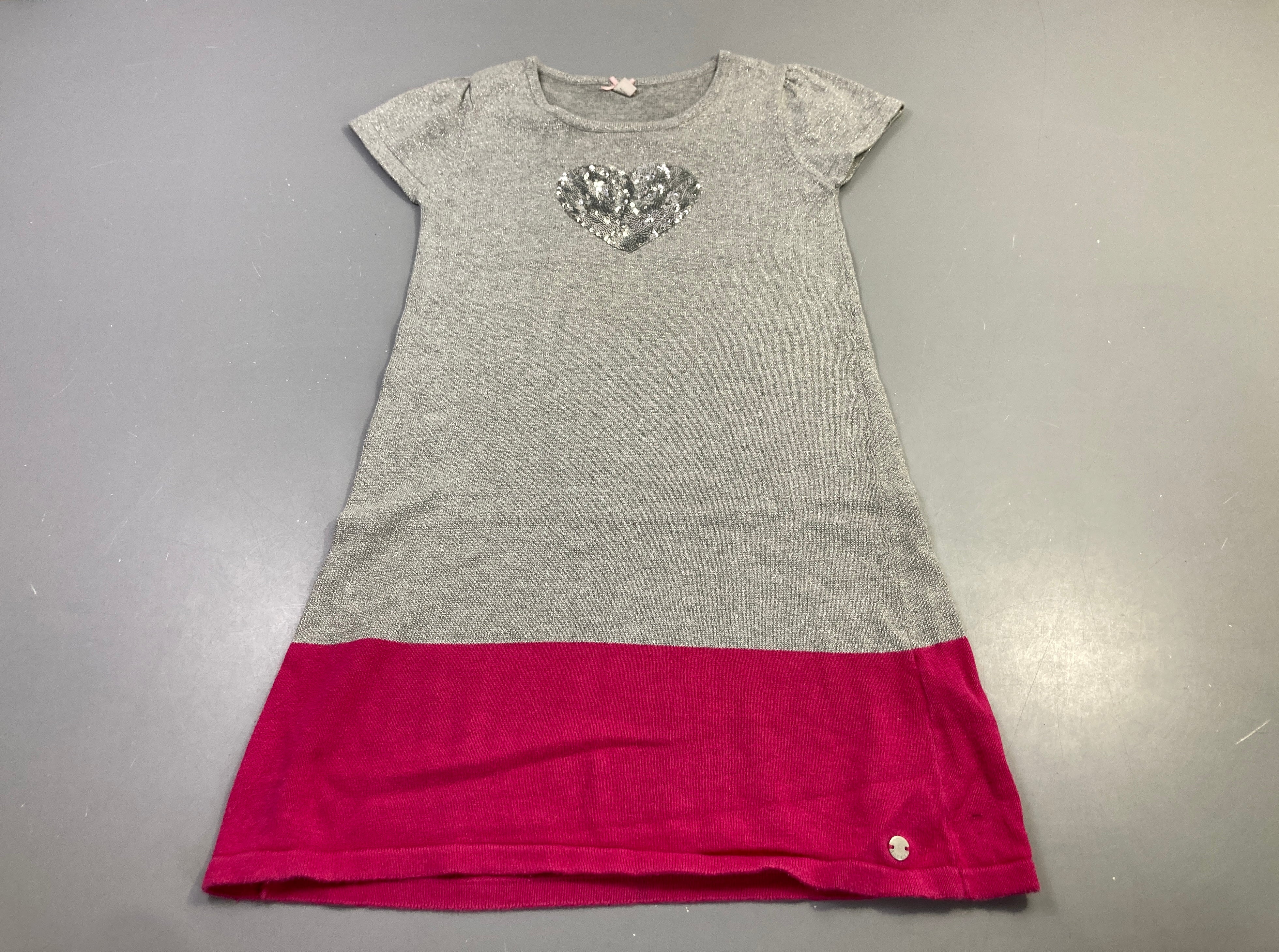 Robe m.c grise tricot cœur sequins rose
