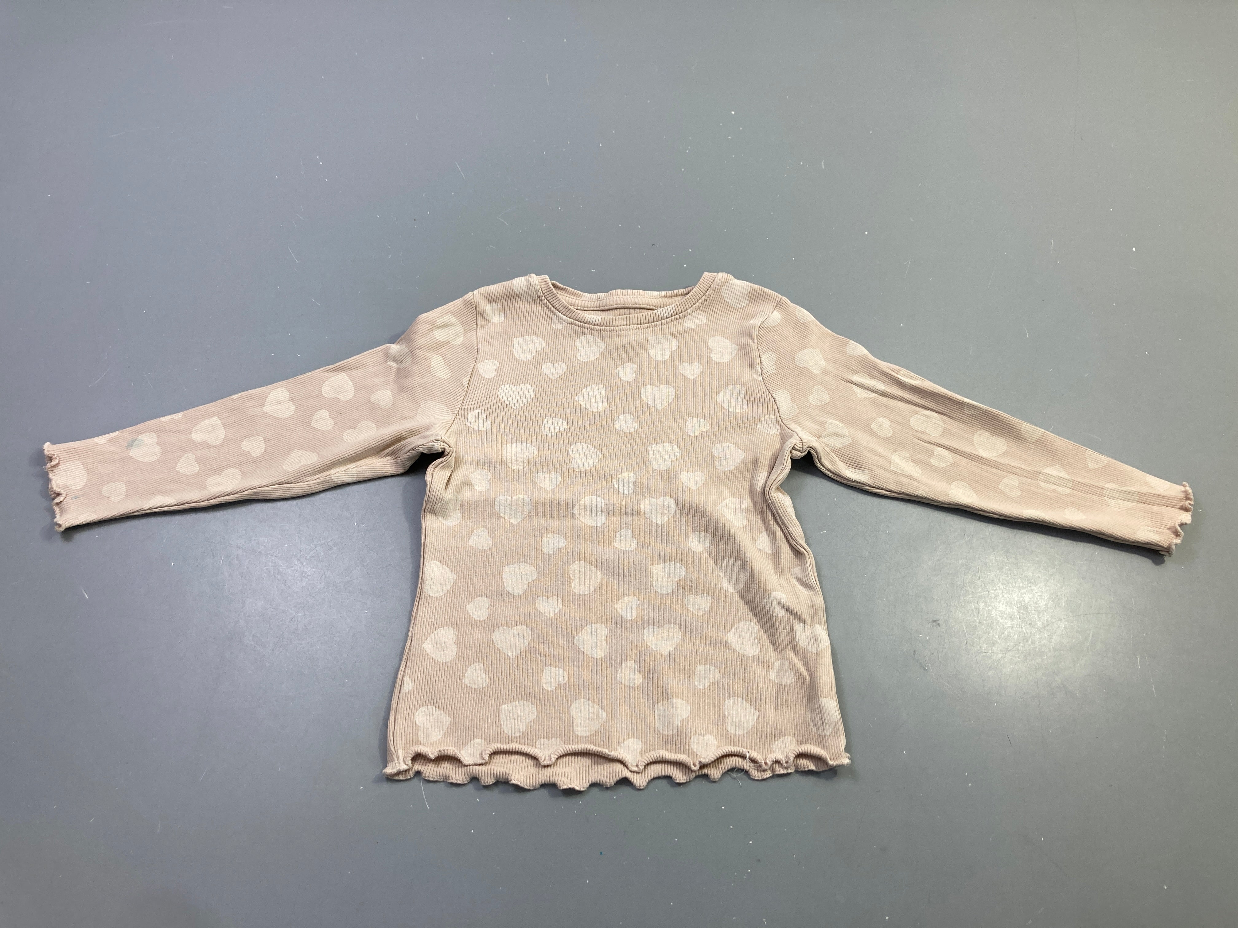 T-shirt m.l beige rosé côtelé cœurs imprimés