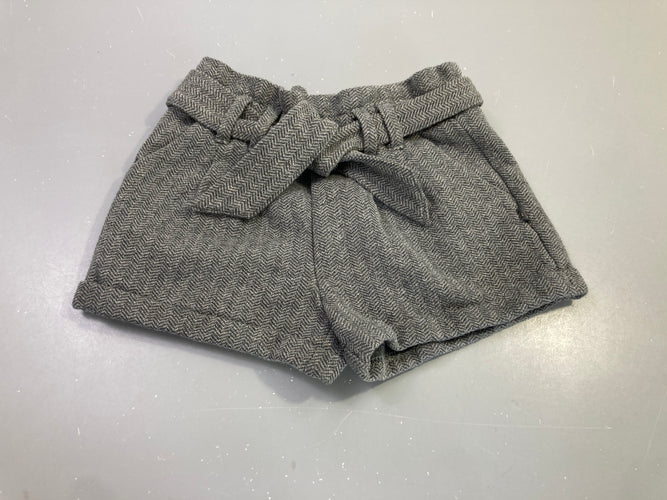 Short gris chevrons ceinture nouée, légèrement boulochée, moins cher chez Petit Kiwi
