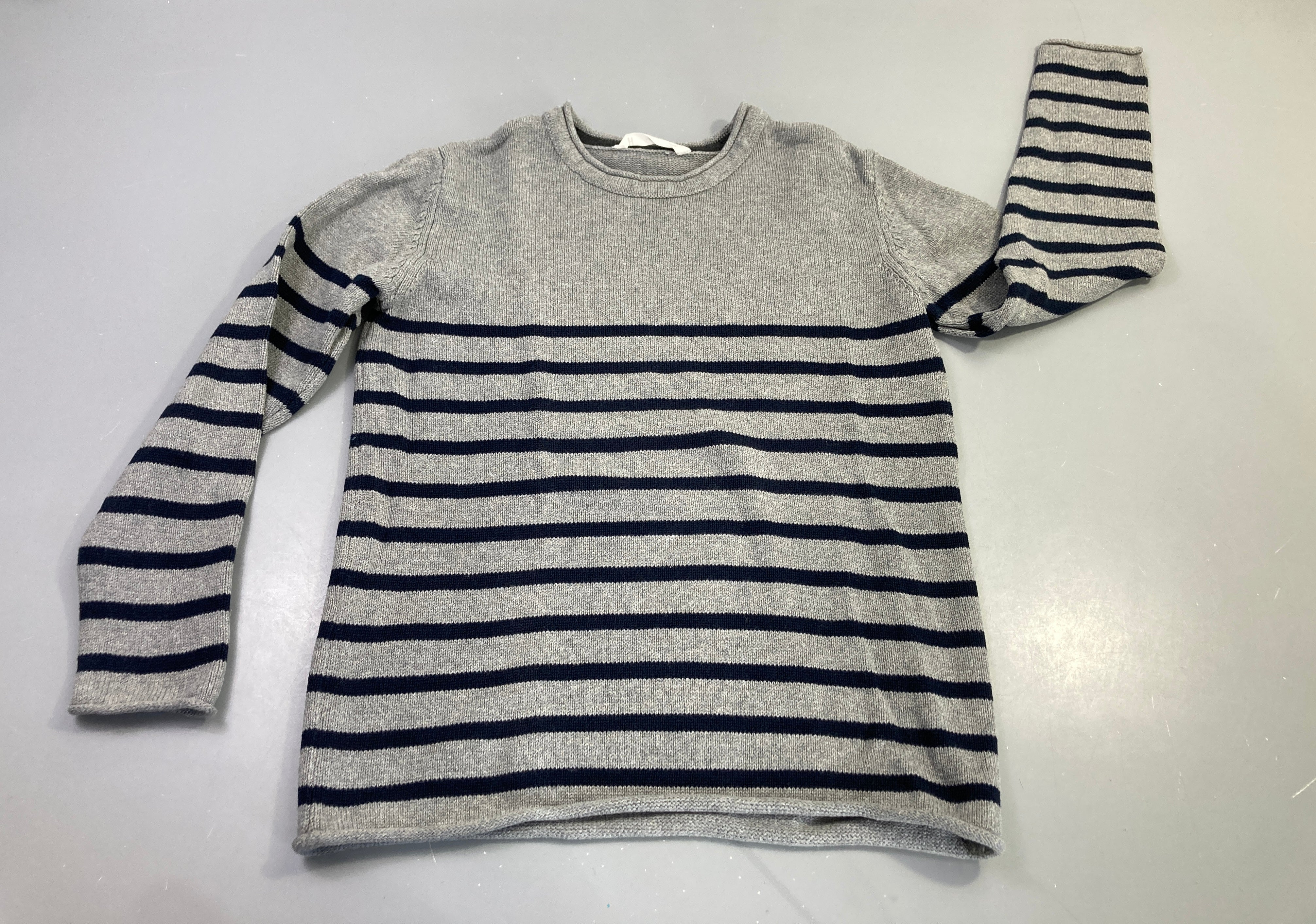 Pull bleu marine col V 30%Laine Bouloché!