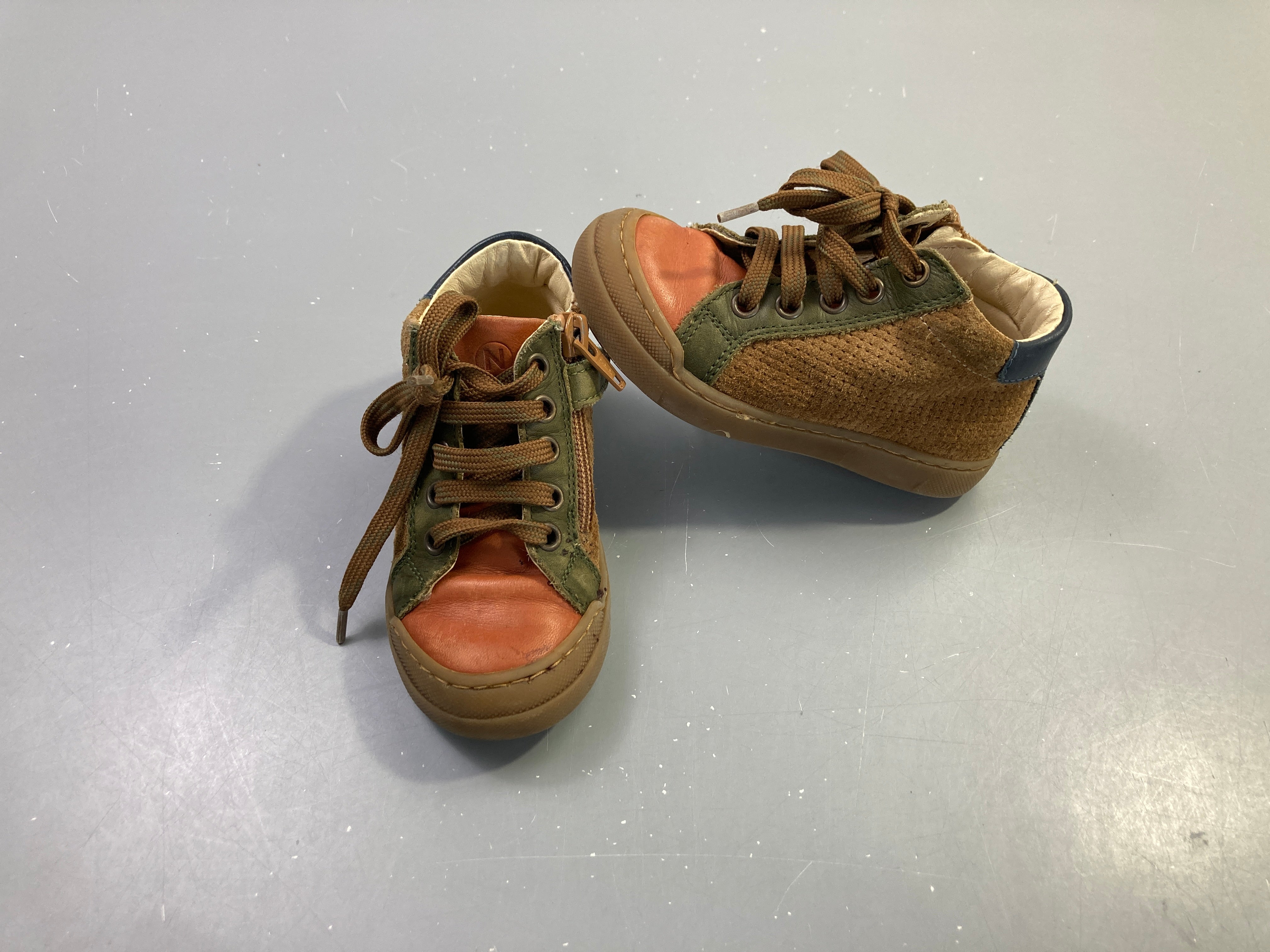 Baskets montantes cuir kaki et marron Naturino