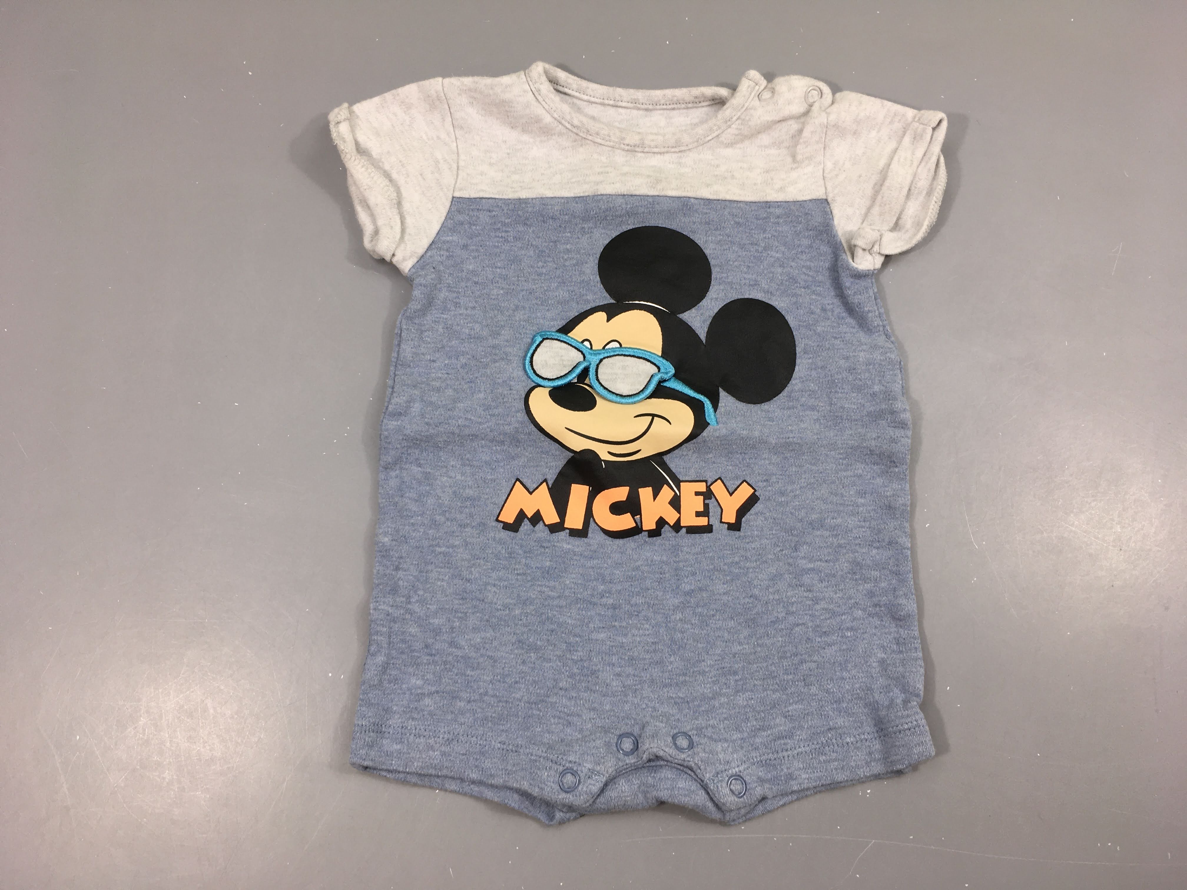 Combishort bleu chiné Mickey lunettes qui se soulèvent, légèrement bouloché