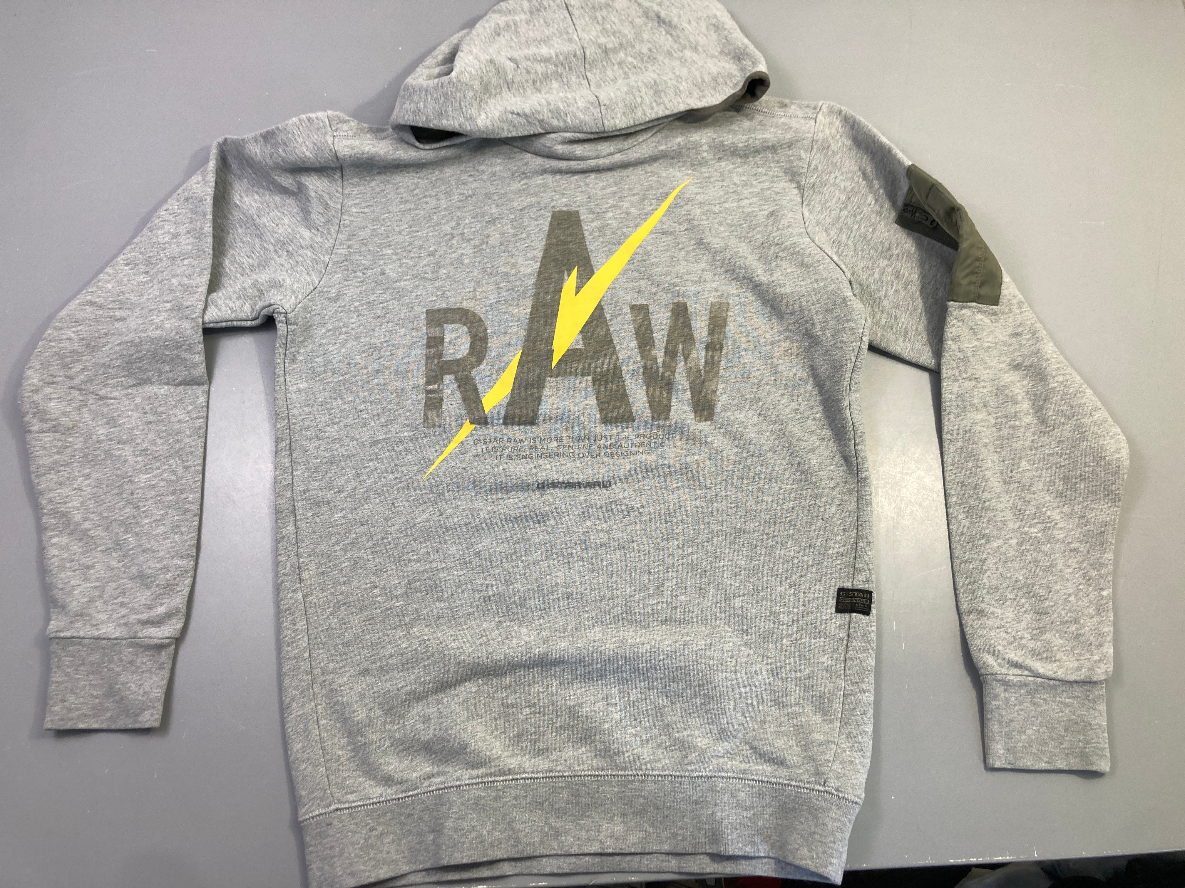 Sweat gris bouloché Raw G-star-Petites taches arrière manche et bas arrière