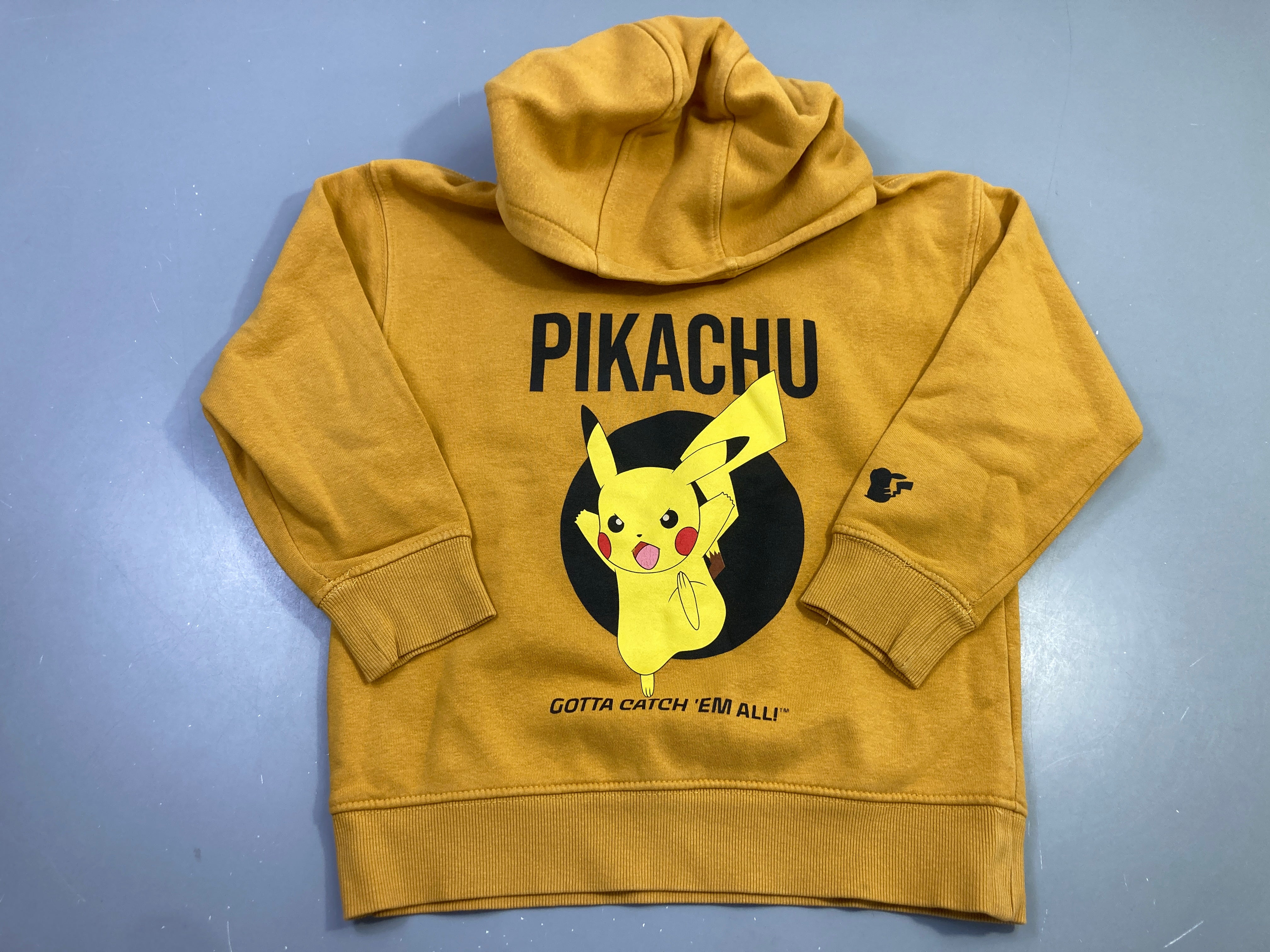 Sweat à capuche moutarde Pikachu