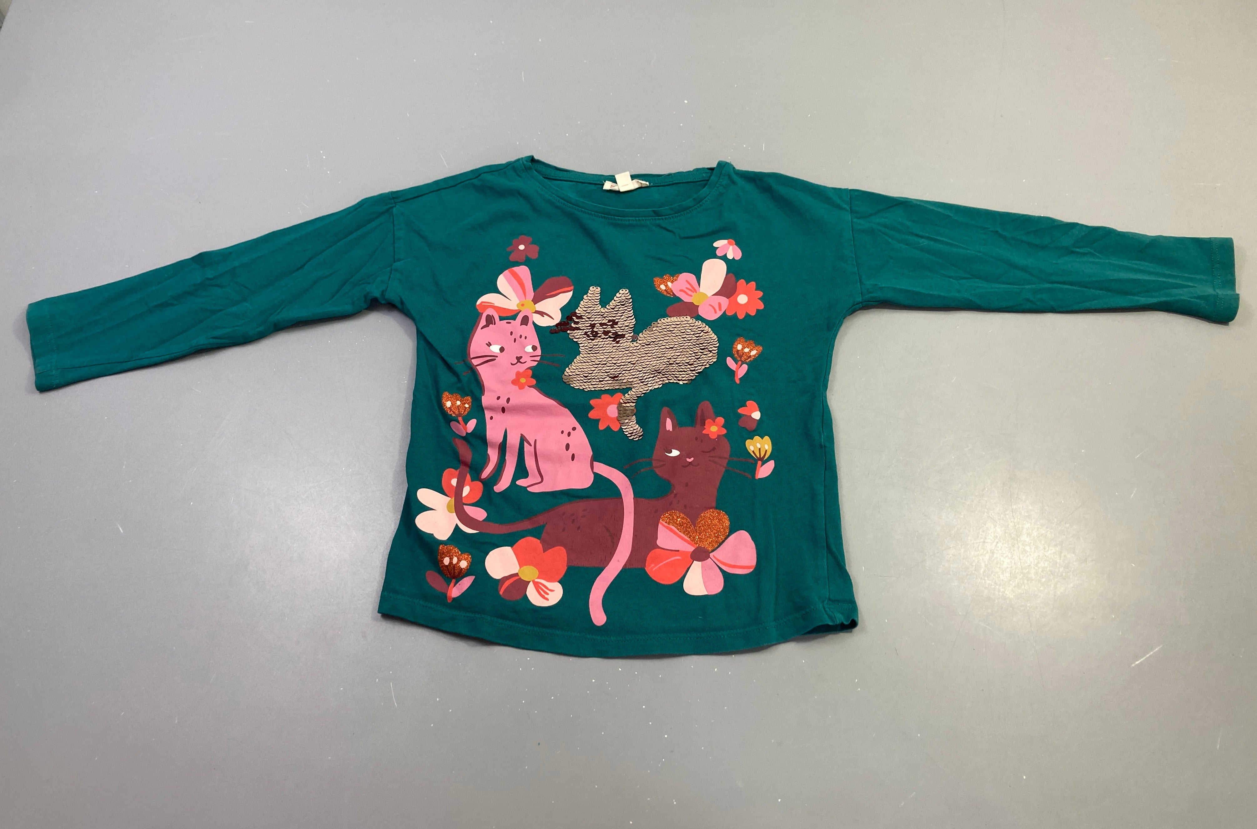 T-shirt m.l vert chats fleurs sequins