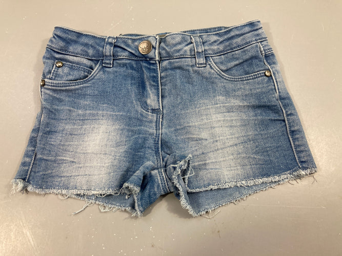 Short en jean effet effiloché, moins cher chez Petit Kiwi