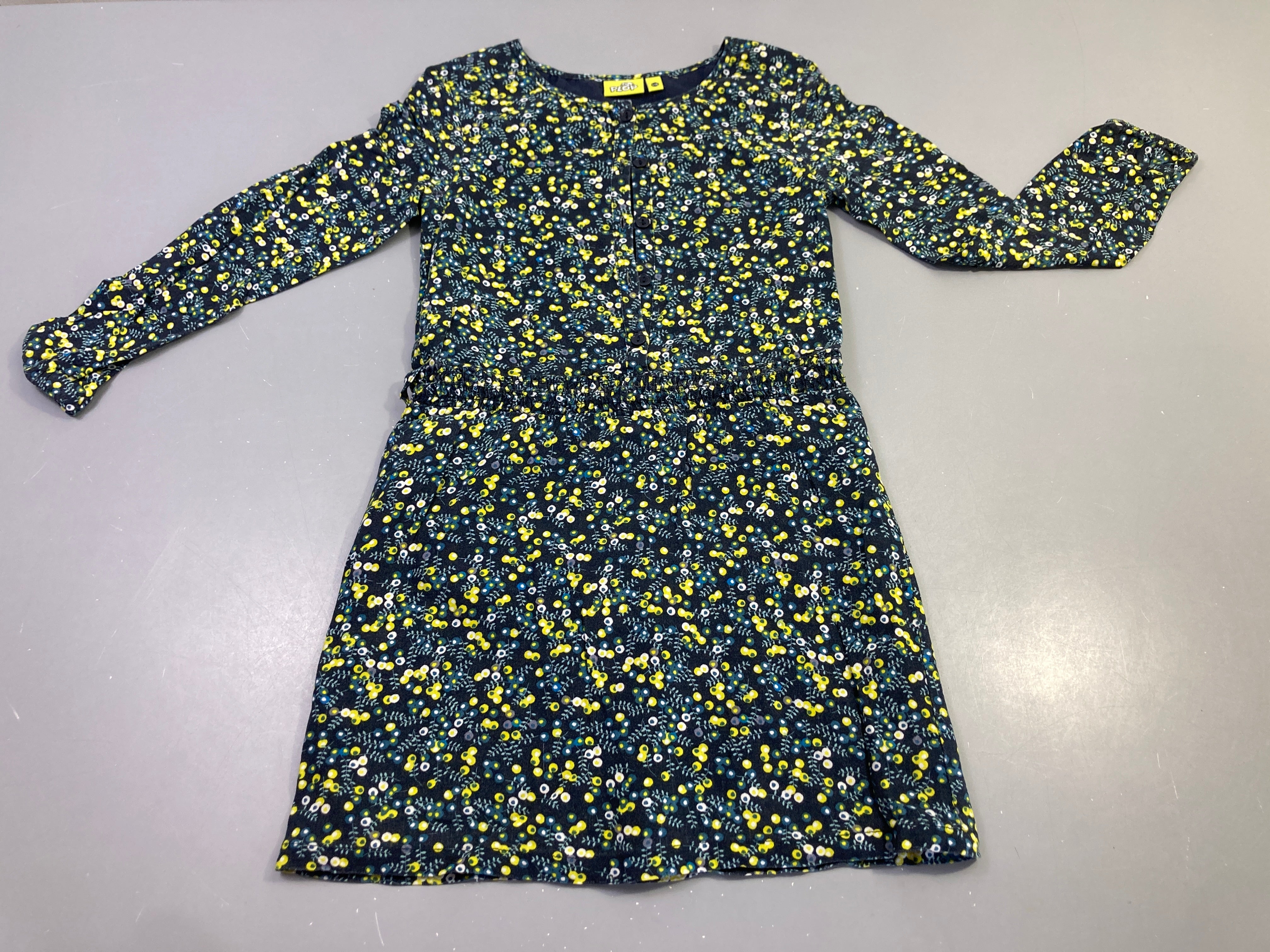 Robe m.l marine fleurs jaunes boutonnée taille élastique