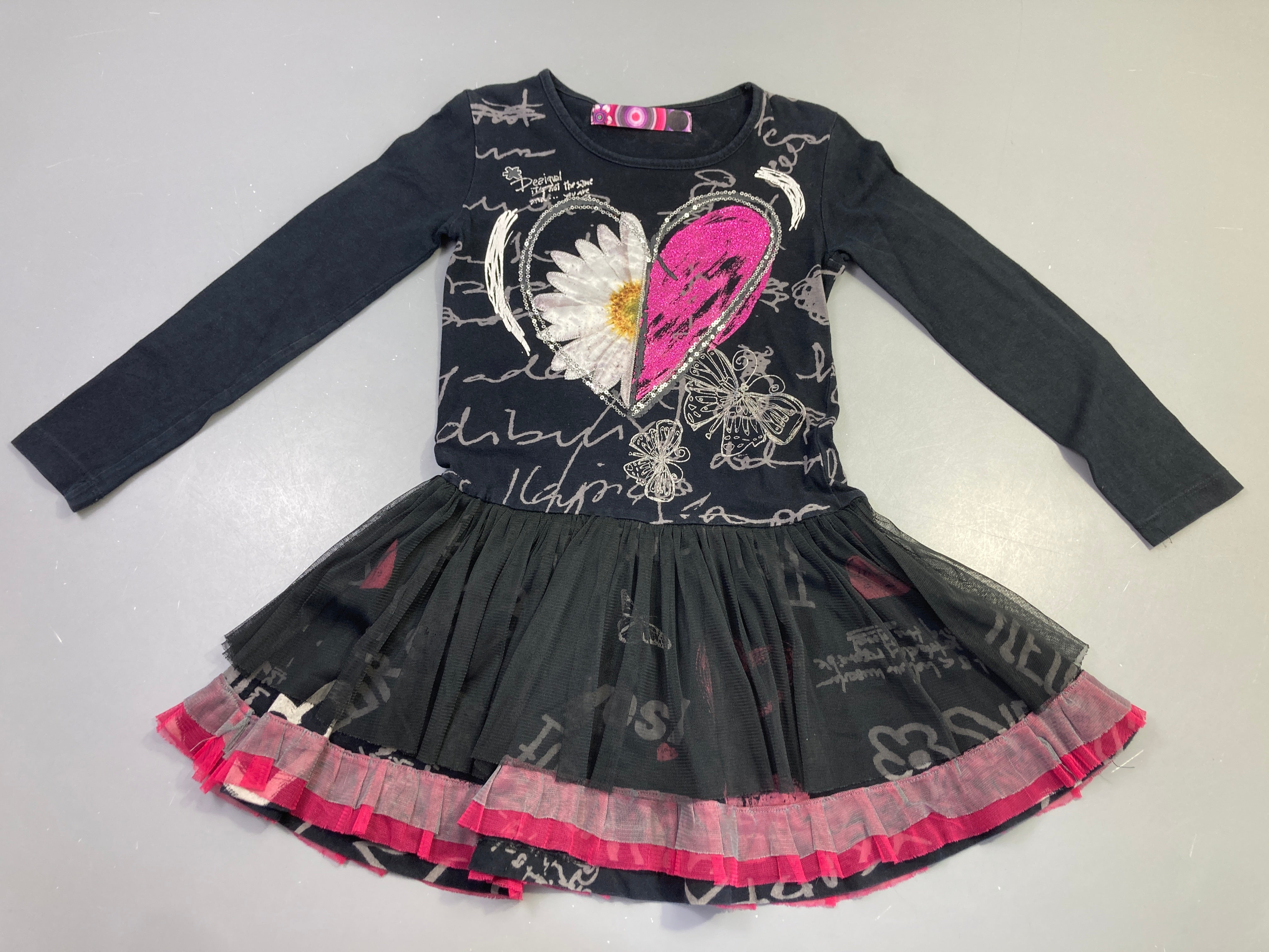 Robe m.l jersey noire cœur fleuri tulle rose