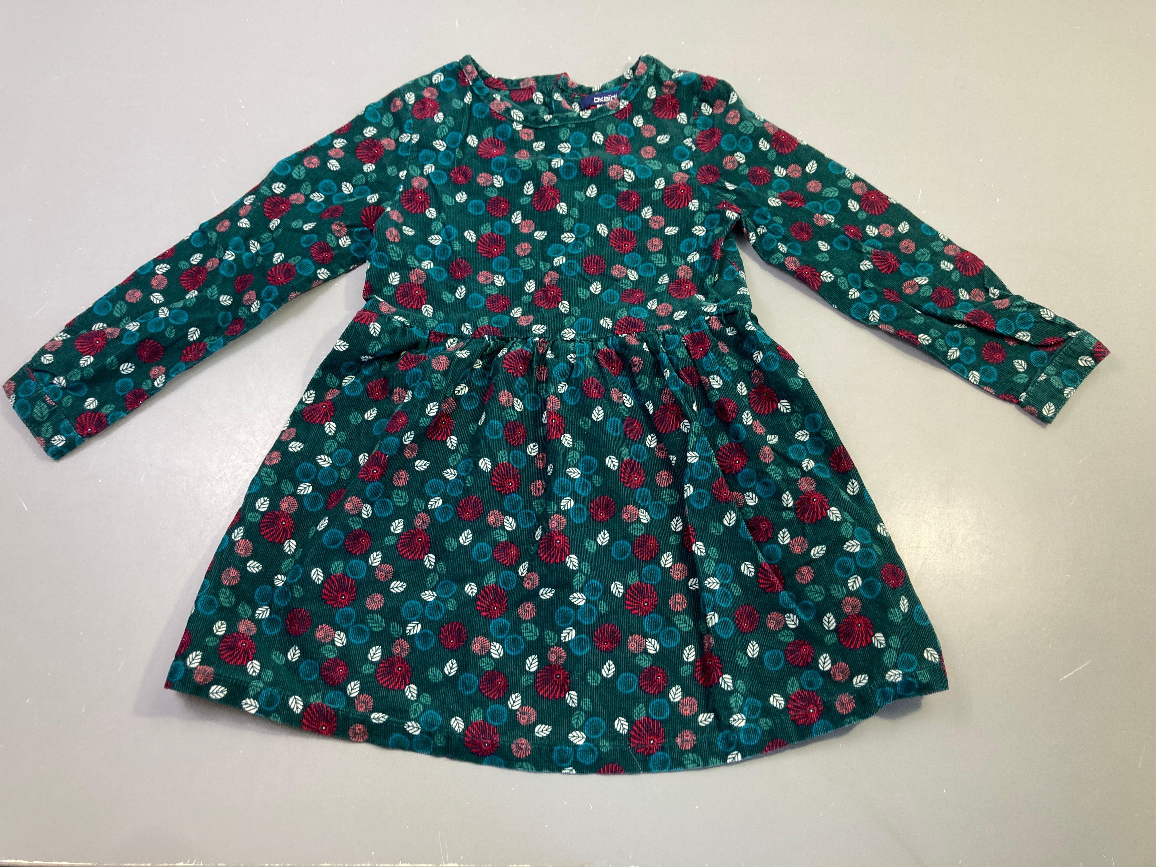 Robe m.l verte velours fleurie
