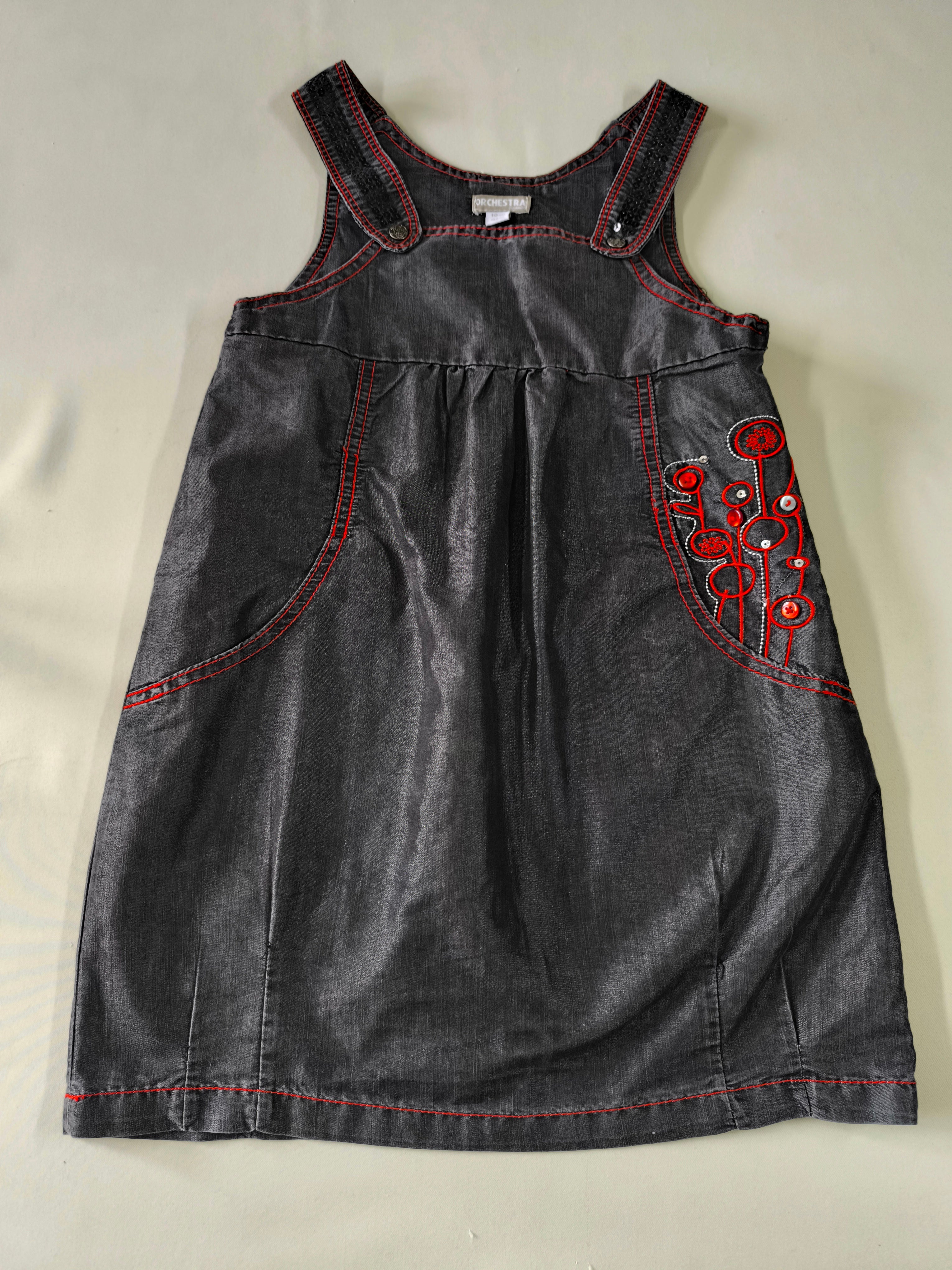 Robe salopette grise irisée broderies rouges sequins