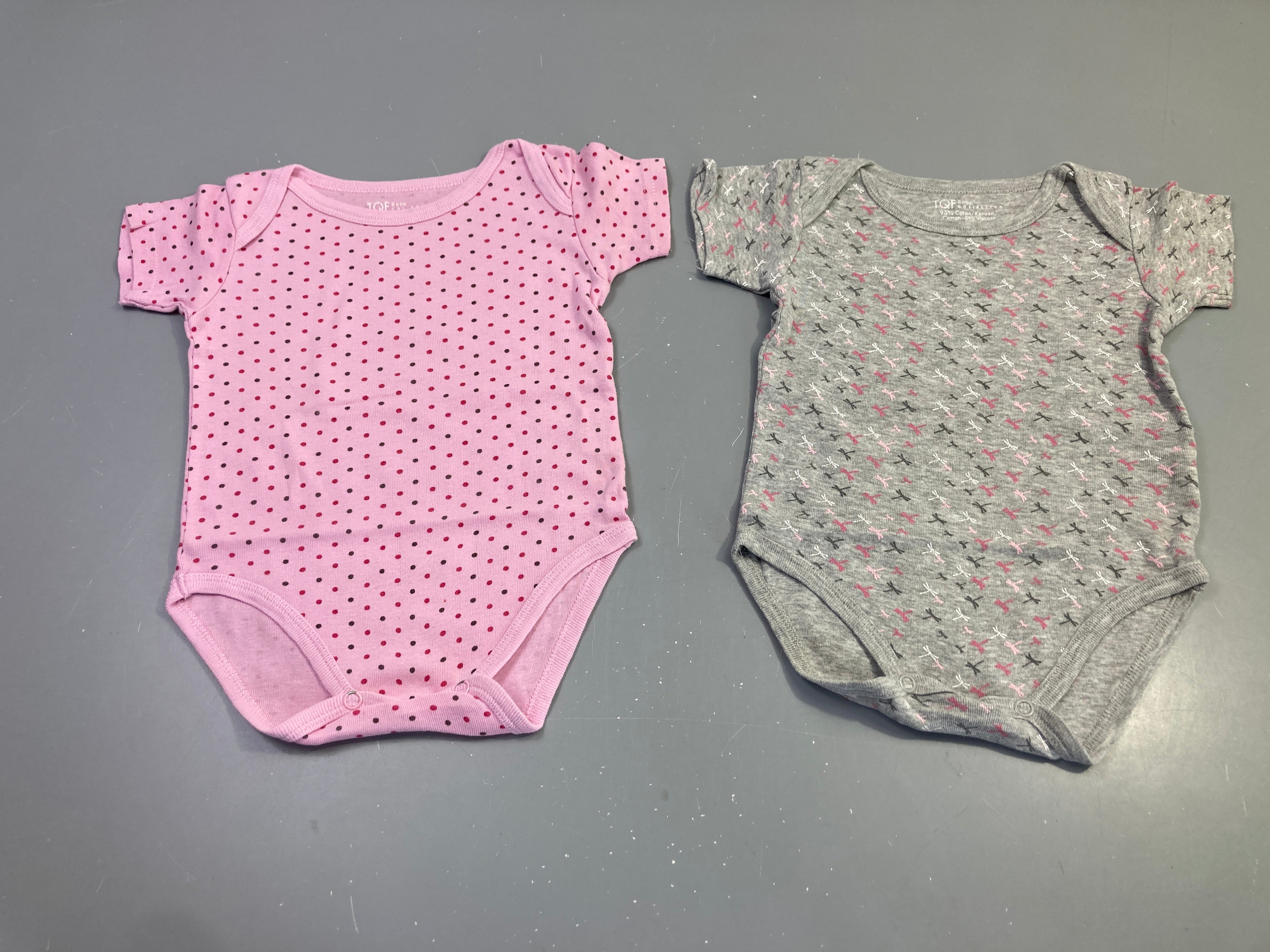 Lot 2 bodies m.c rose pois et gris nœuds