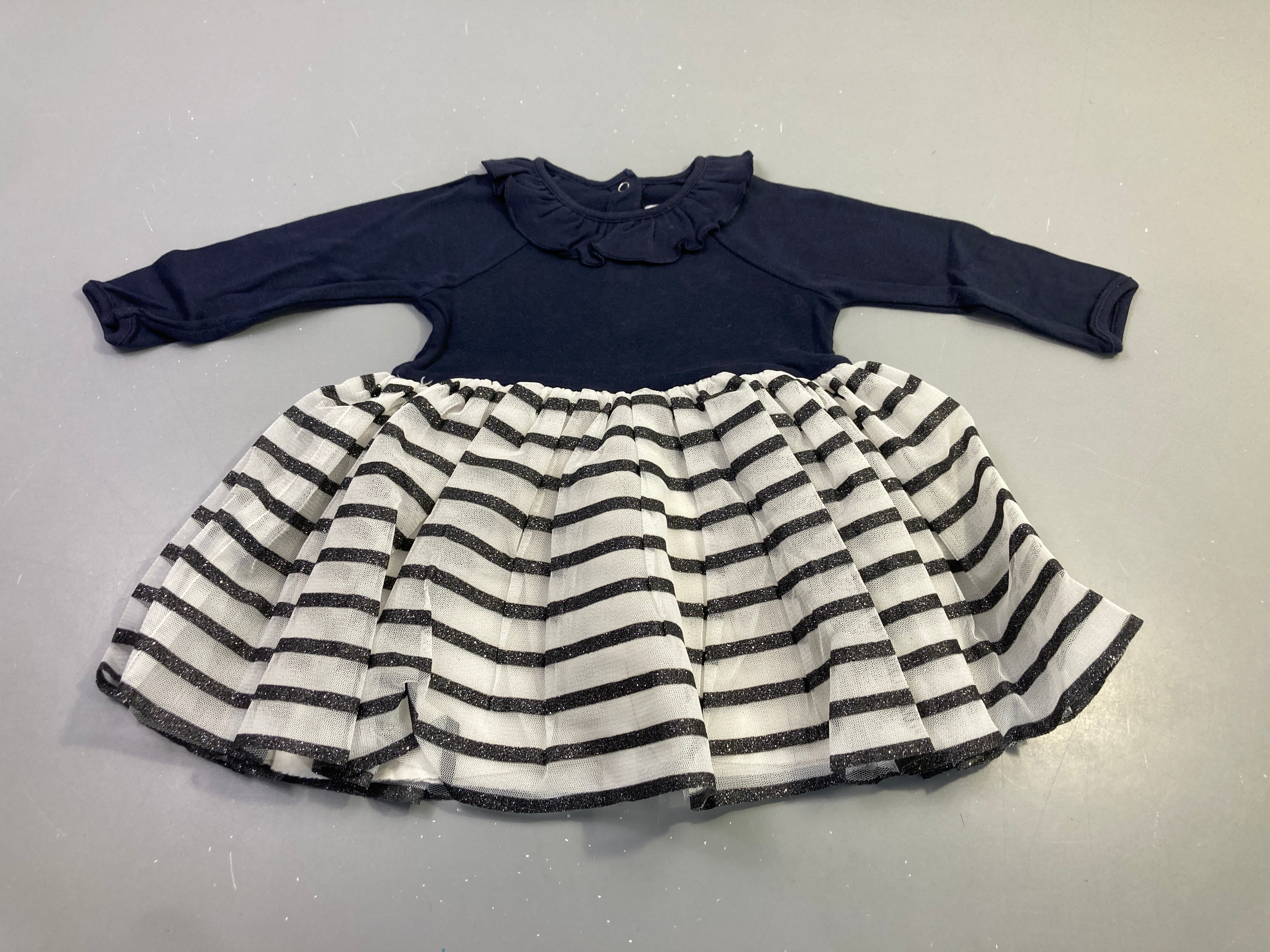 Robe m.l bleu marine jupon tulle rayé