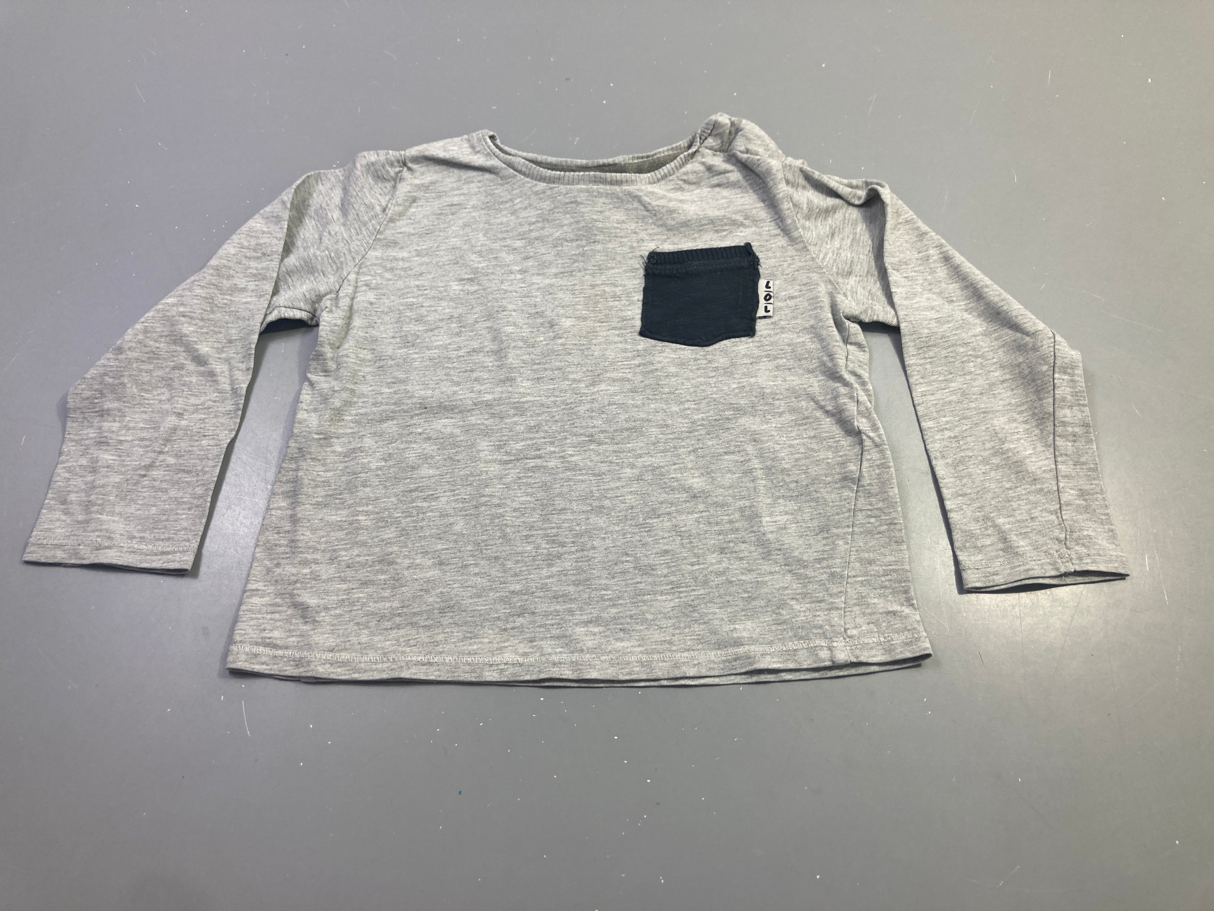 T-shirt m.l gris chiné poche foncée