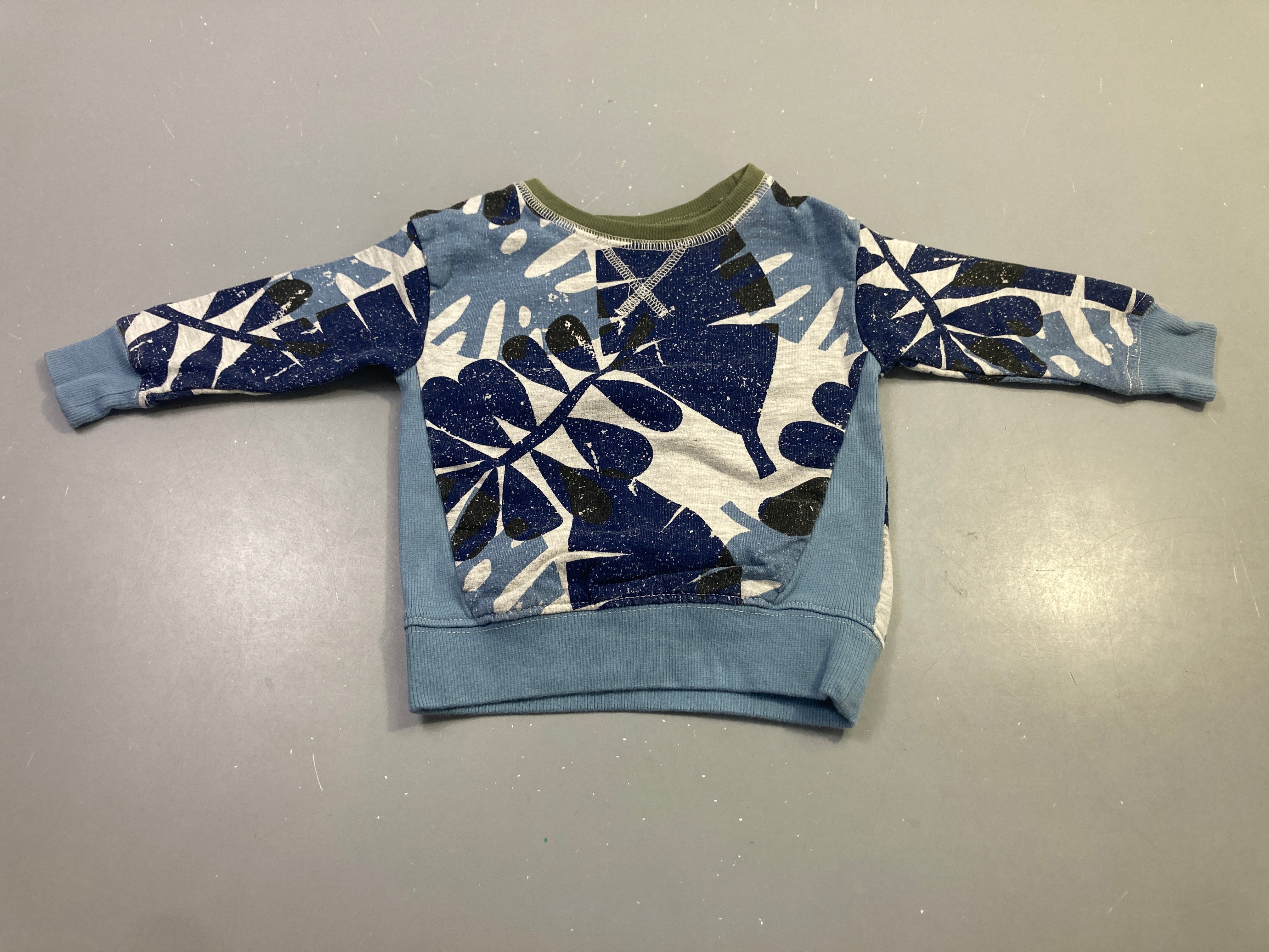 Sweat imprimé feuilles bleu marine