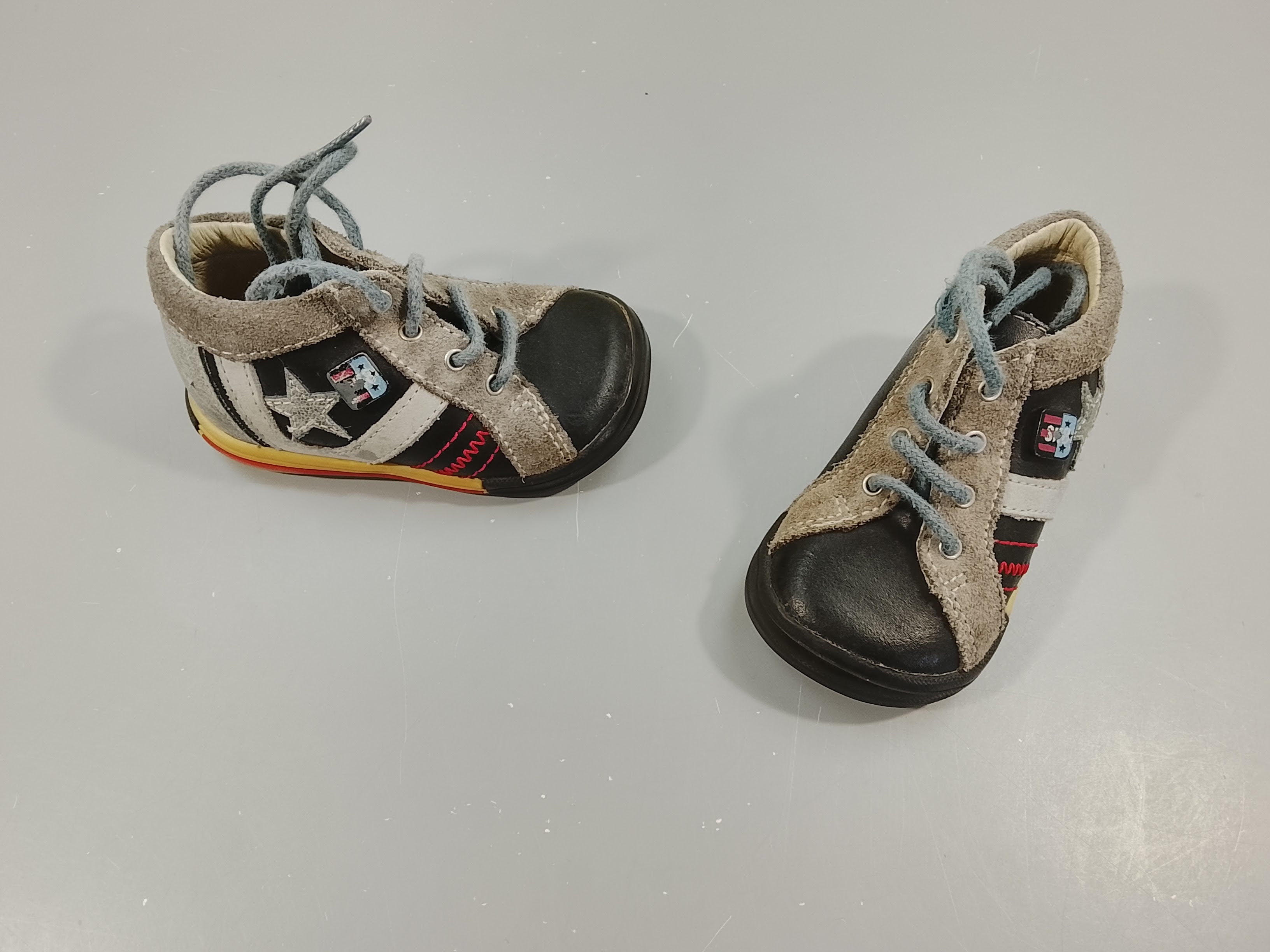 Chaussures hautes Bopy bleu marine-gris , étoile, petit médaillon (18)