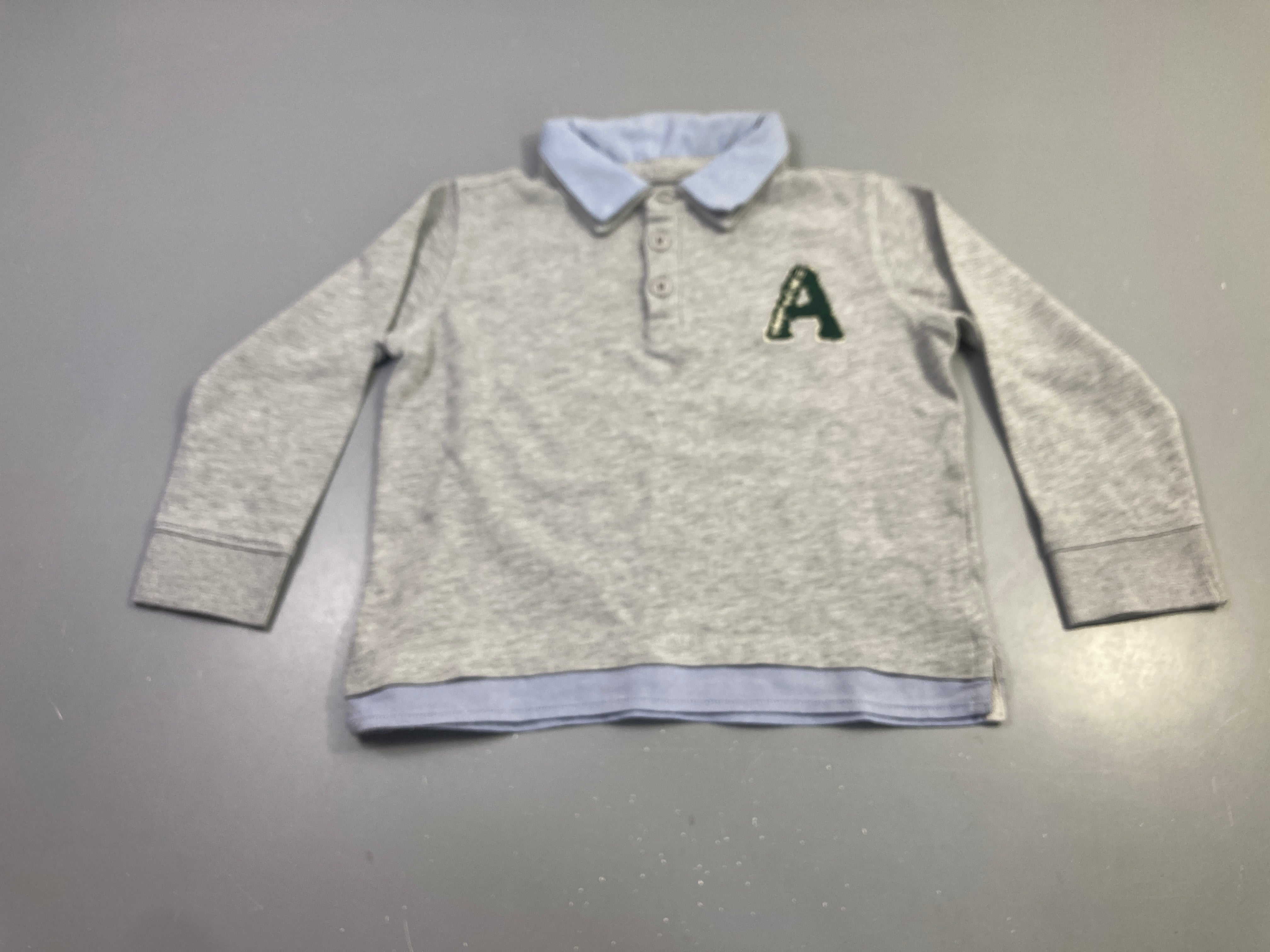 Polo m.l gris col bleu ciel, lettre A