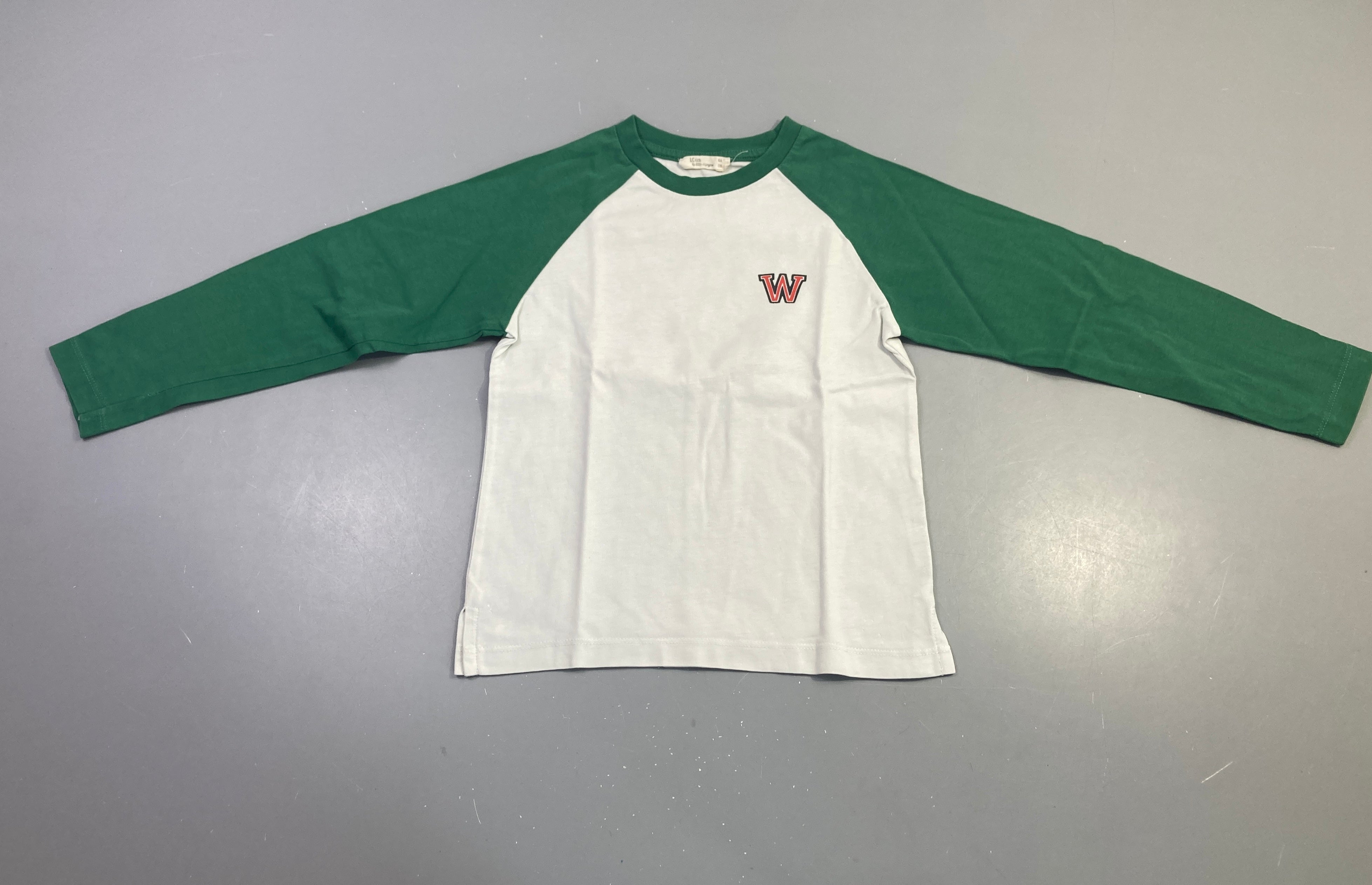 T-shirt m.l blanc manches vertes, lettre W