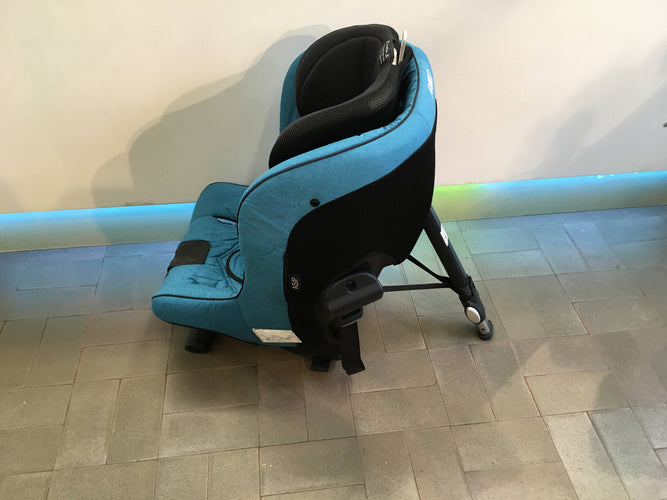 Siège-auto dos à la route, Axkid Minikid bleu, groupe 1-2 - petite trou à la housse avec manuel - Valeur neuf: 350€, moins cher chez Petit Kiwi