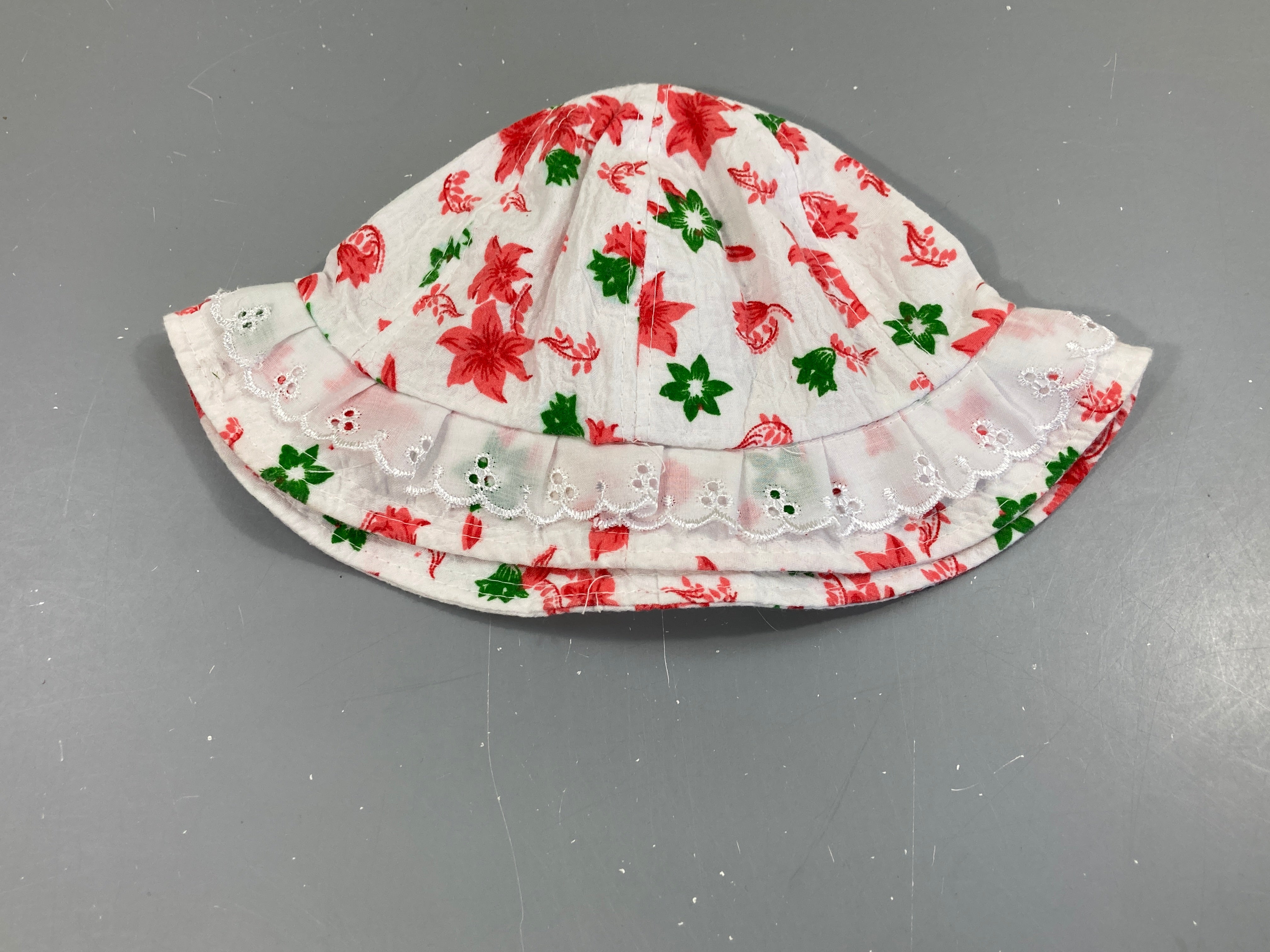 Chapeau blanc fleuri rose-vert 48cm