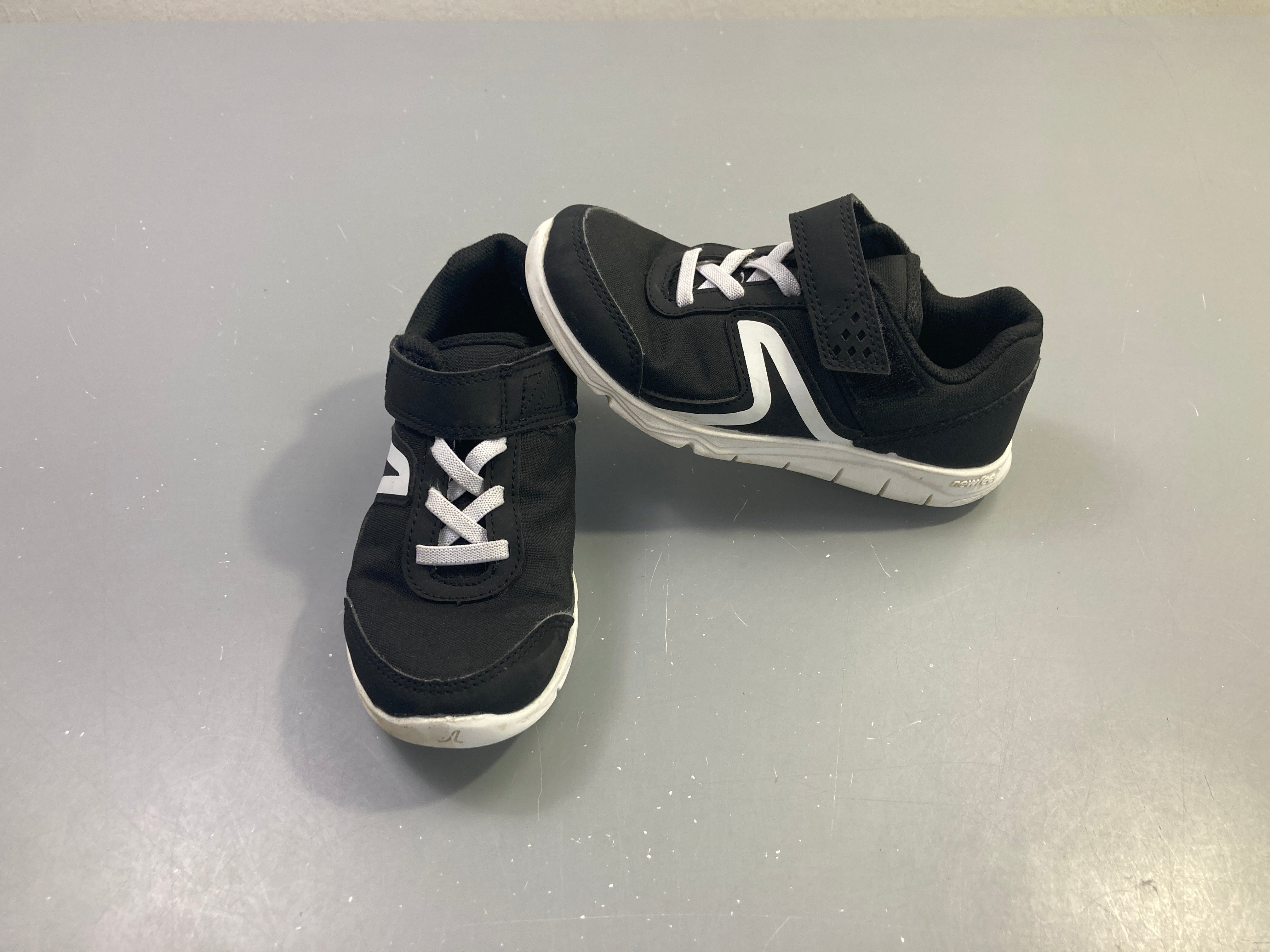 Baskets Newfeel PW 100 noir et blanc  (31)