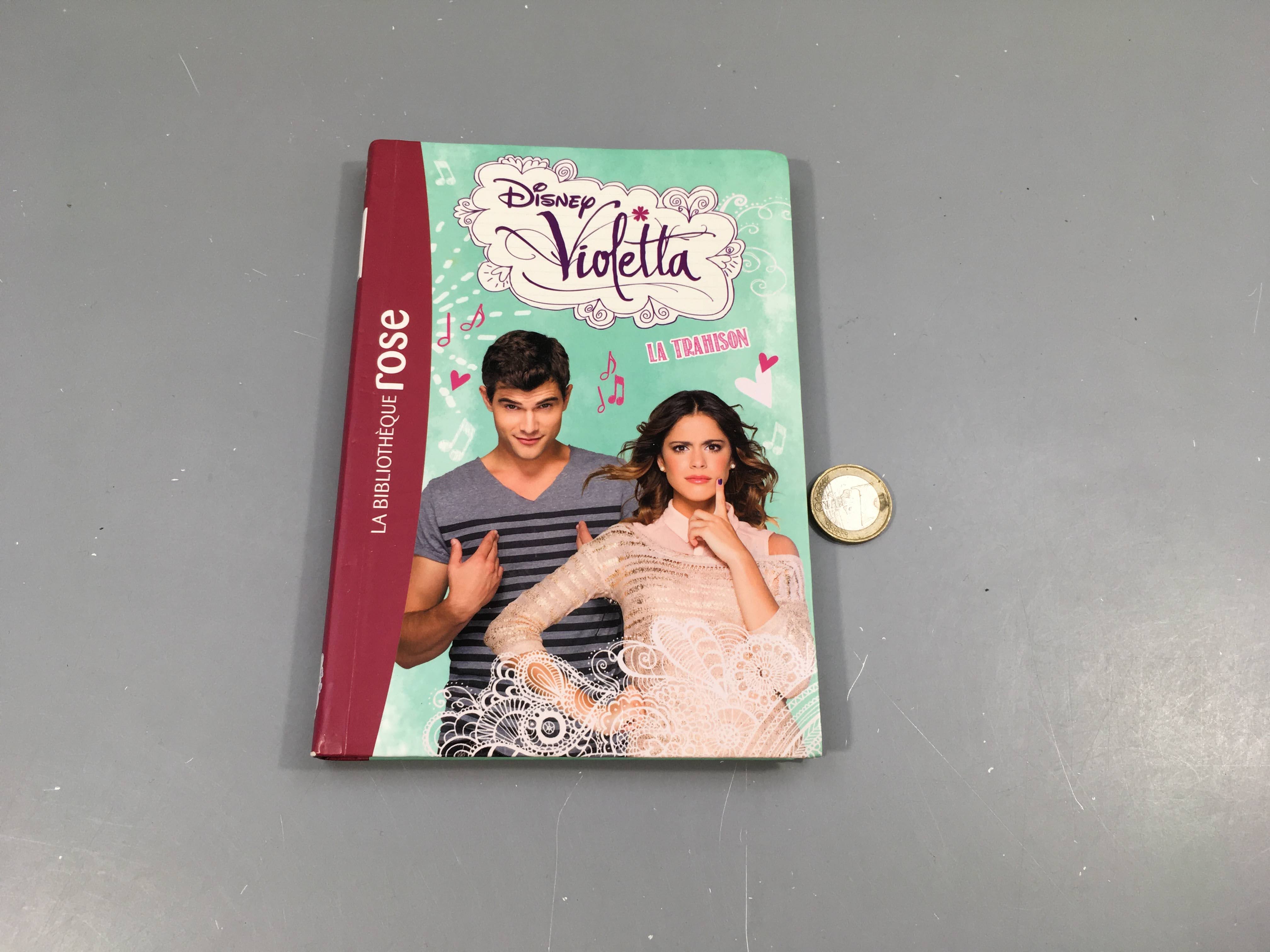 La trahison, Violetta, La bibliothèque Rose