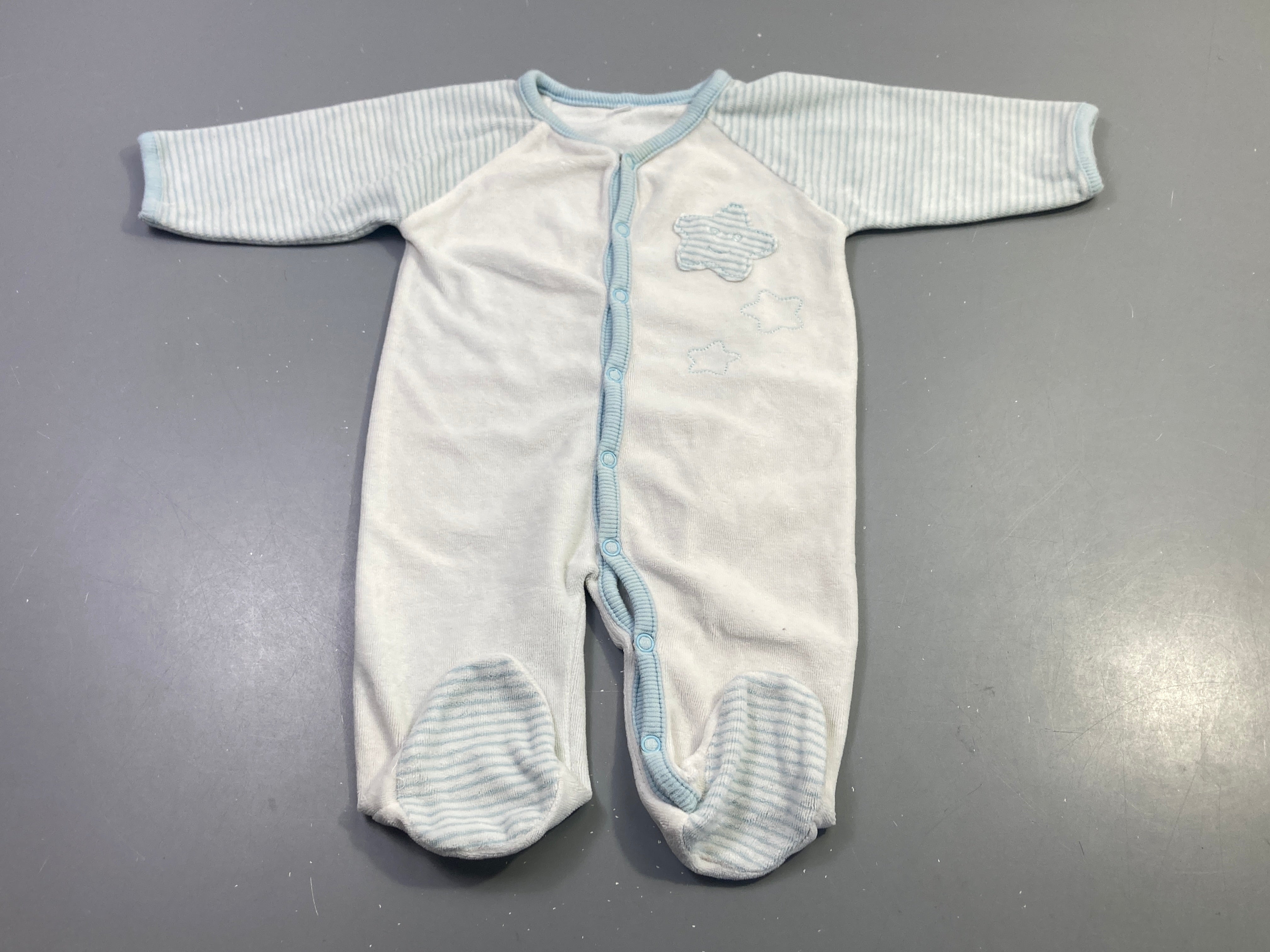 Pyjama velours écru manches rayées bleu ciel, étoiles