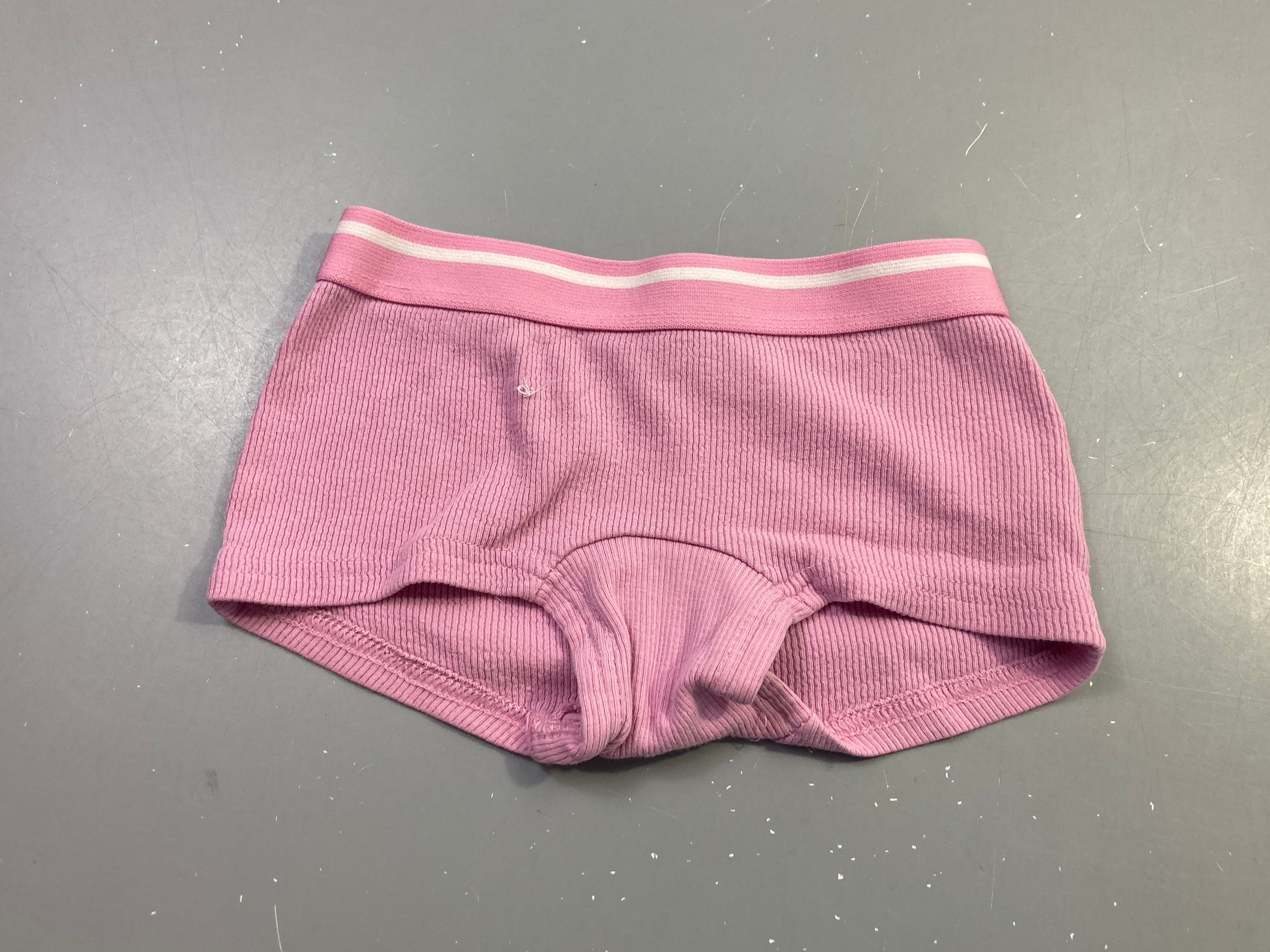 Culotte rose côtelée bord blanc