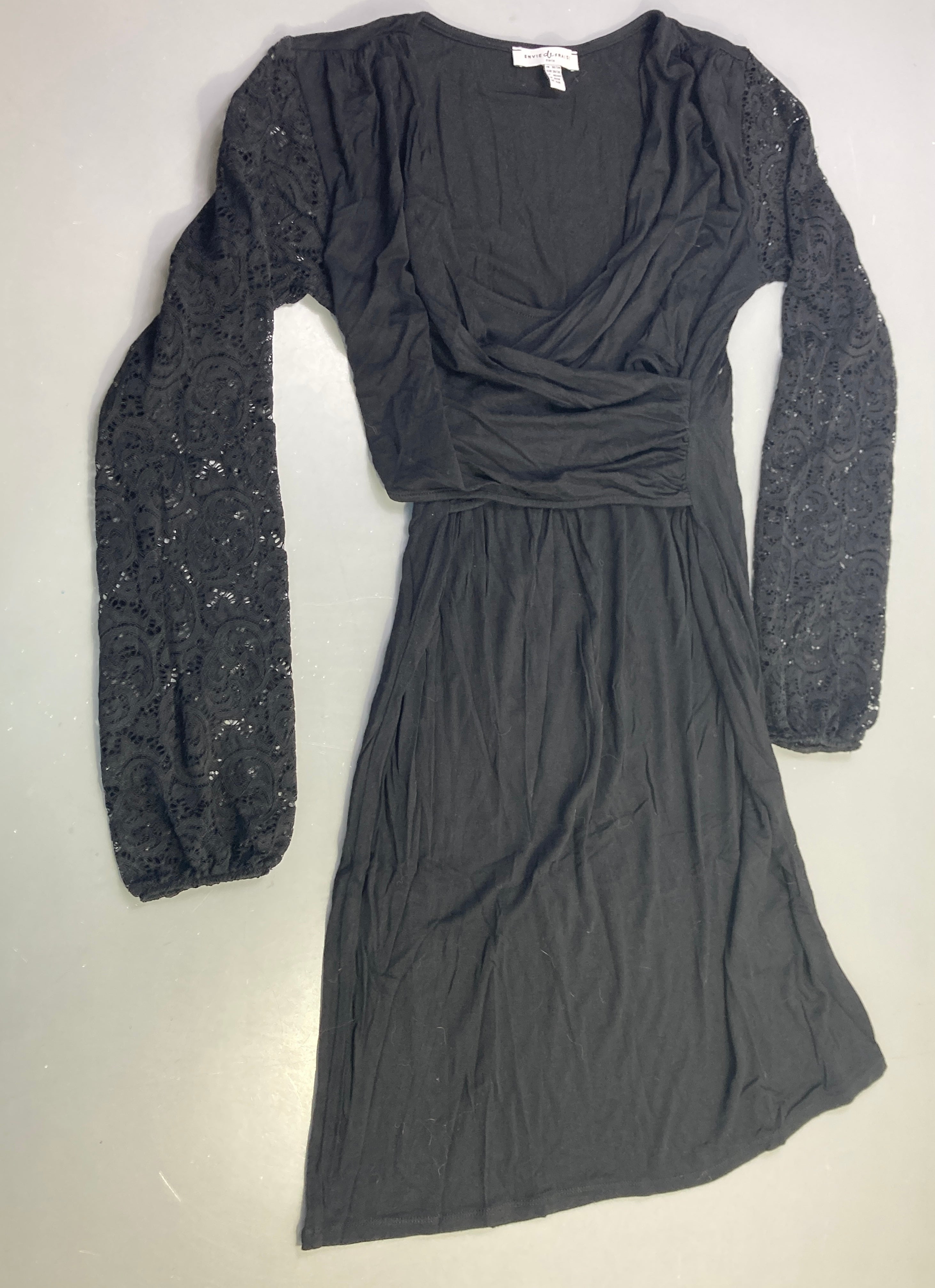 Robe m.l noire dentelle
