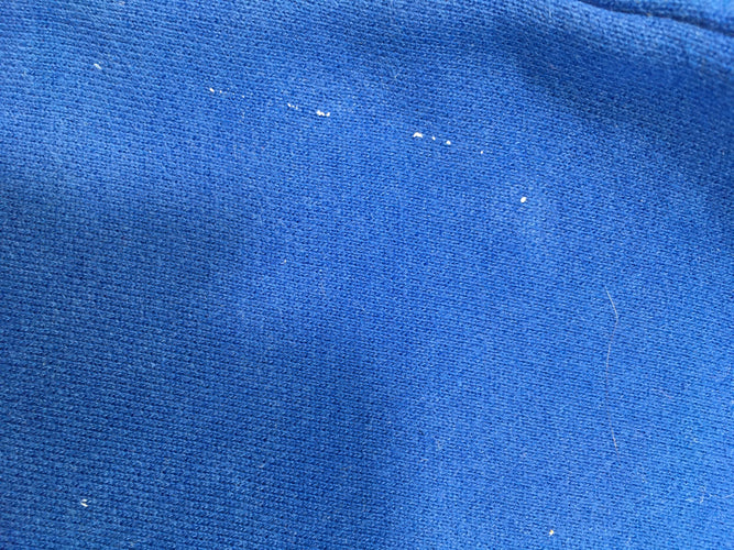 Sweat à capuche bleu tradition sport -Quelques fines taches blanchees, moins cher chez Petit Kiwi