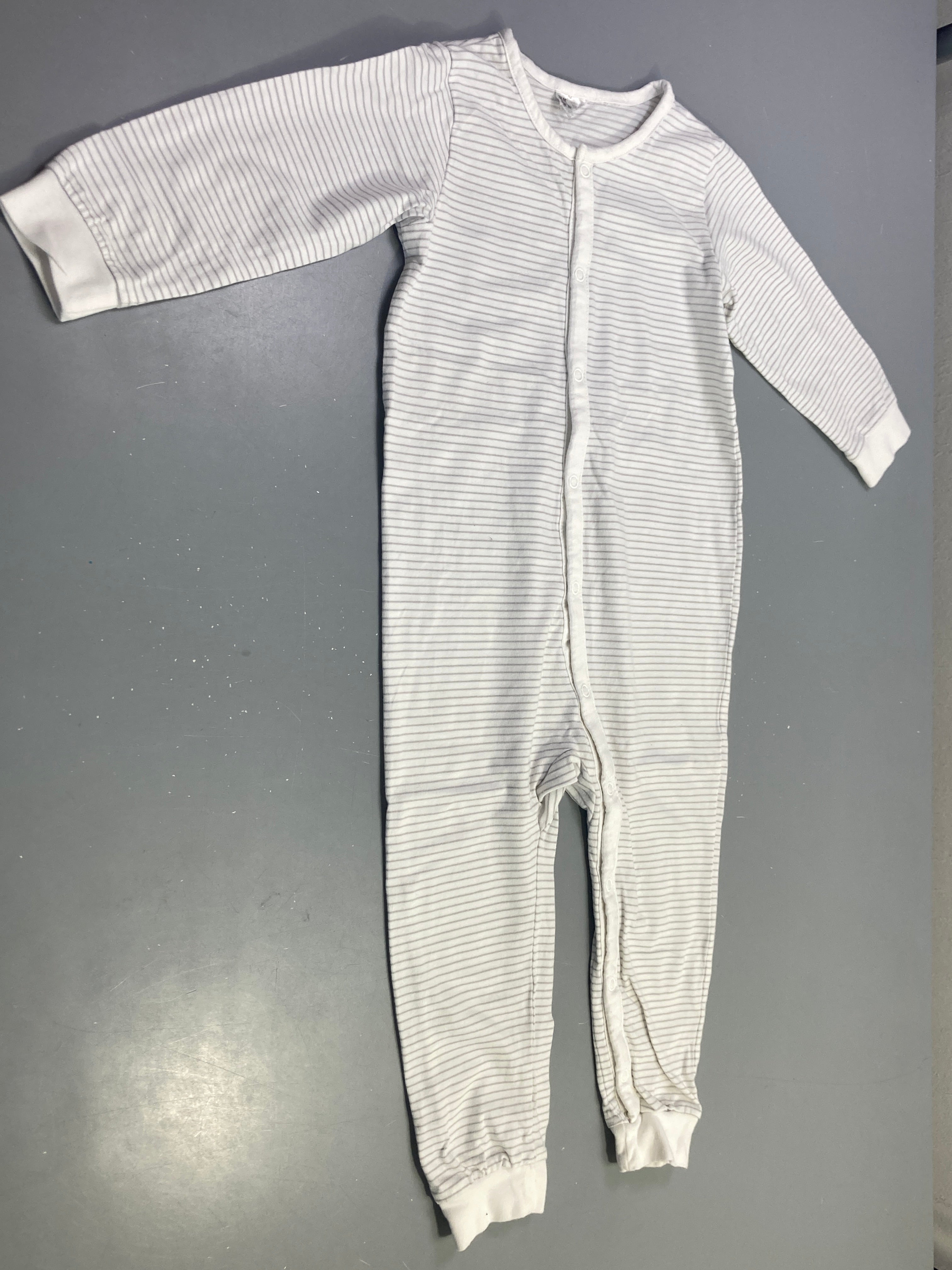Pyjama blanc rayé gris sans pieds