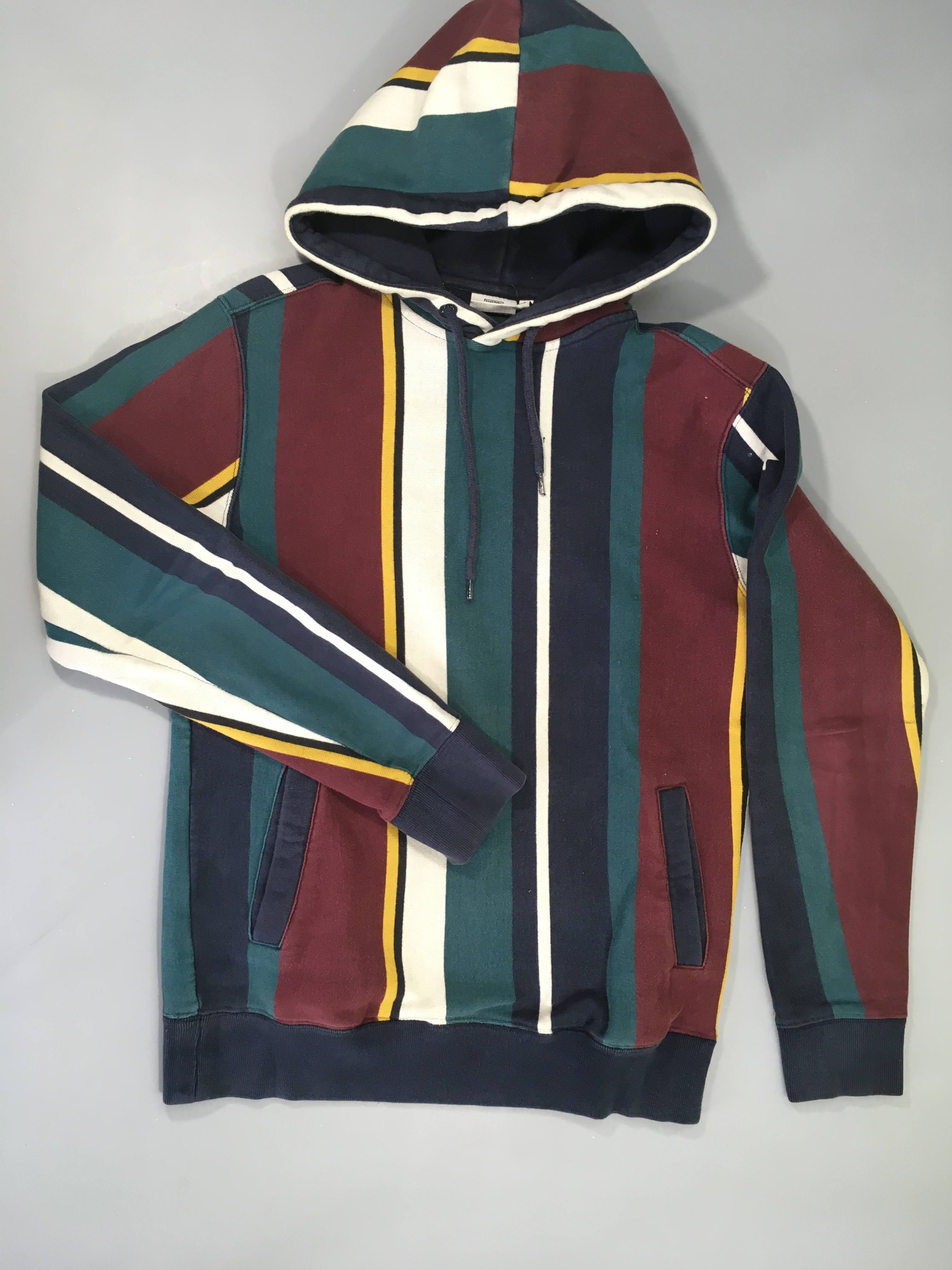 Sweat à capuche bleu marine rayé multicolore, bouloché