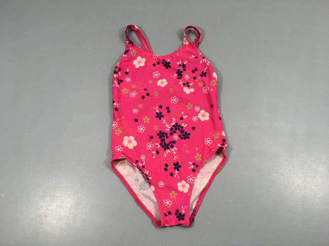 Maillot rose fleuri, légèrement bouloché, moins cher chez Petit Kiwi