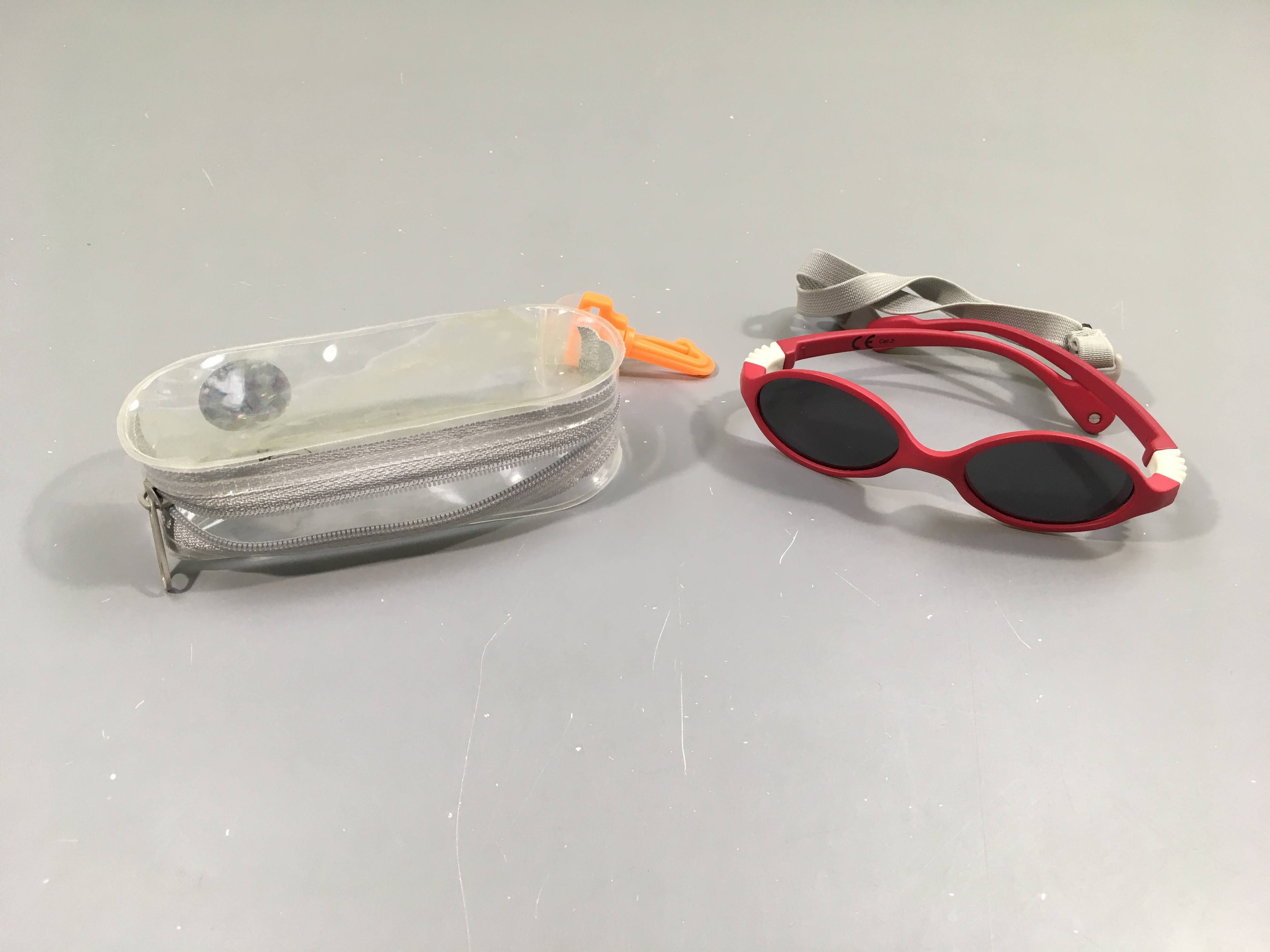 Lunettes de soleil rouges avec élastique, catégorie 3