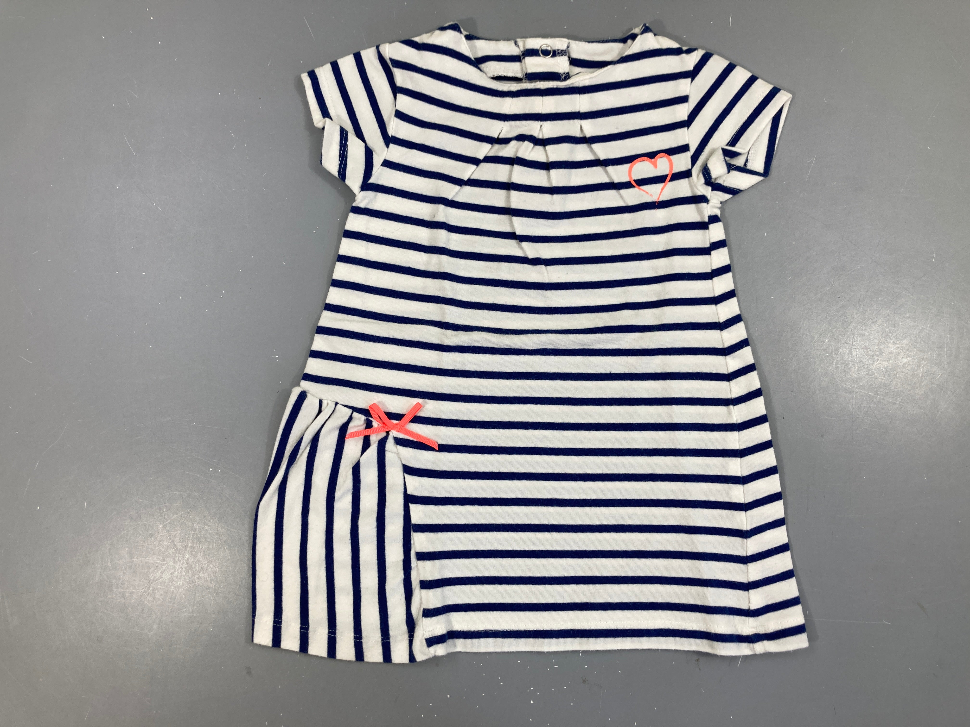 Robe m.c jersey blanc rayé bleu coeur, bouloché