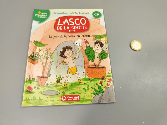 Lasco de la grotte. Le jour de la corne qui chante. Dès 6 ans, moins cher chez Petit Kiwi