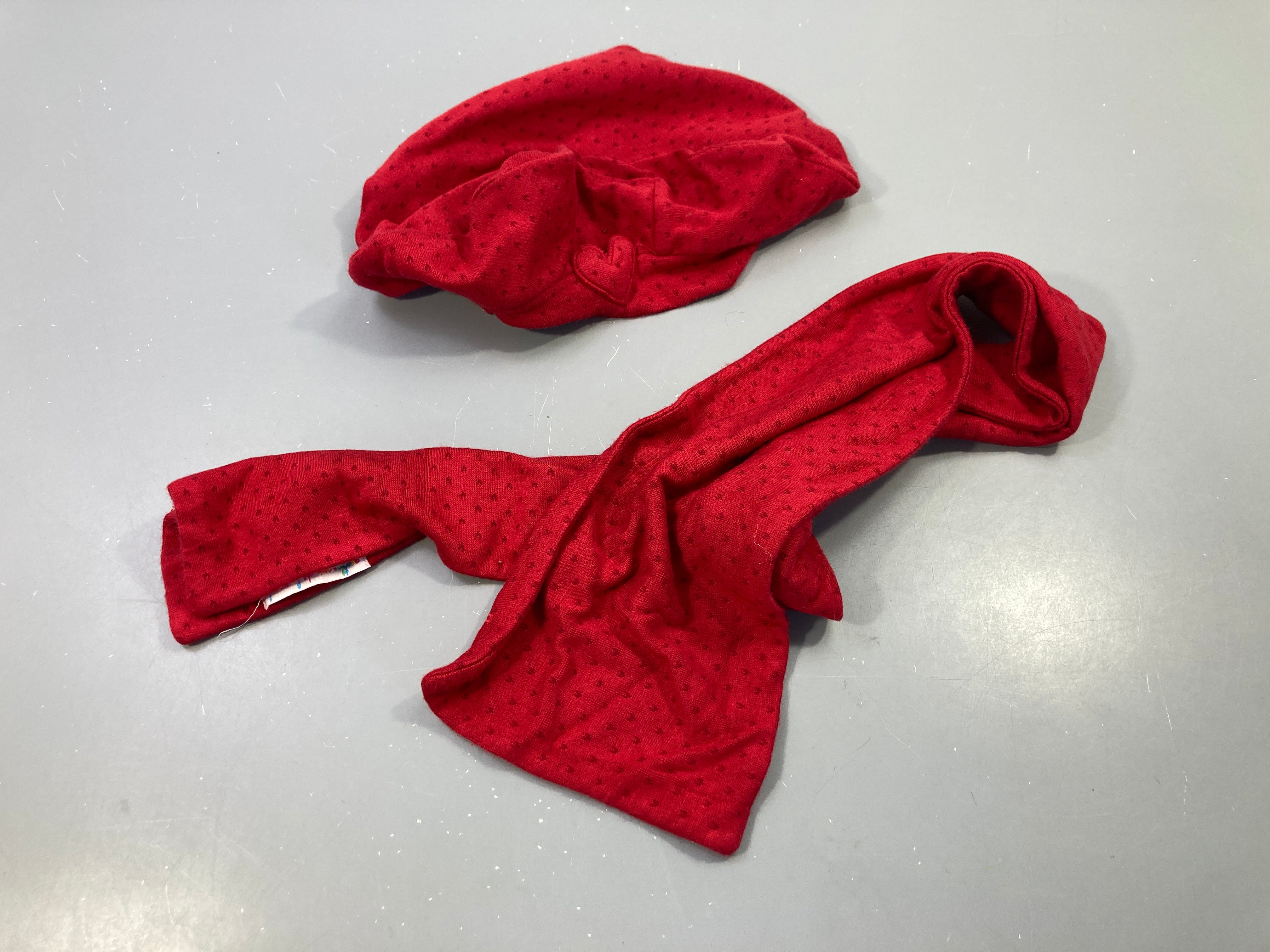 Ensemble béret et écharpe en jersey rouge