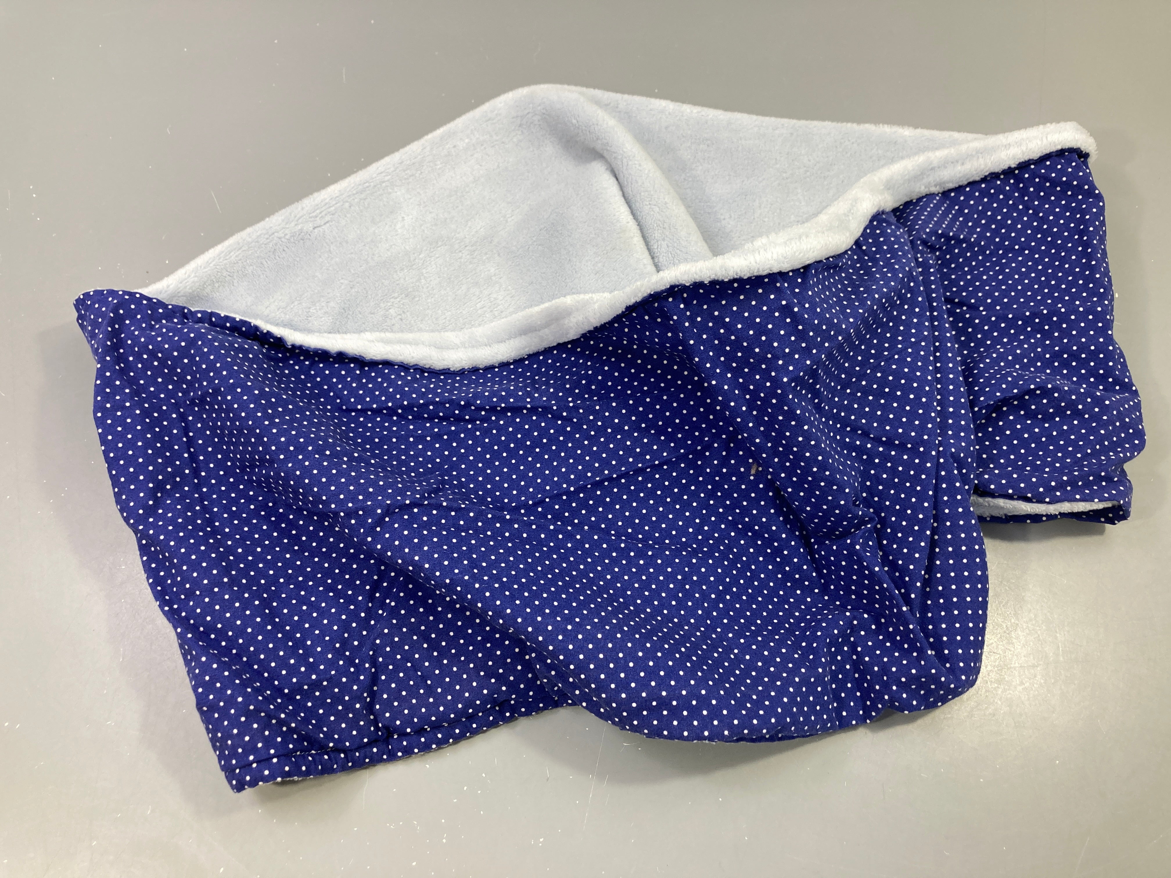 Tour de cou bleu pois blancs, polaire bleu clair