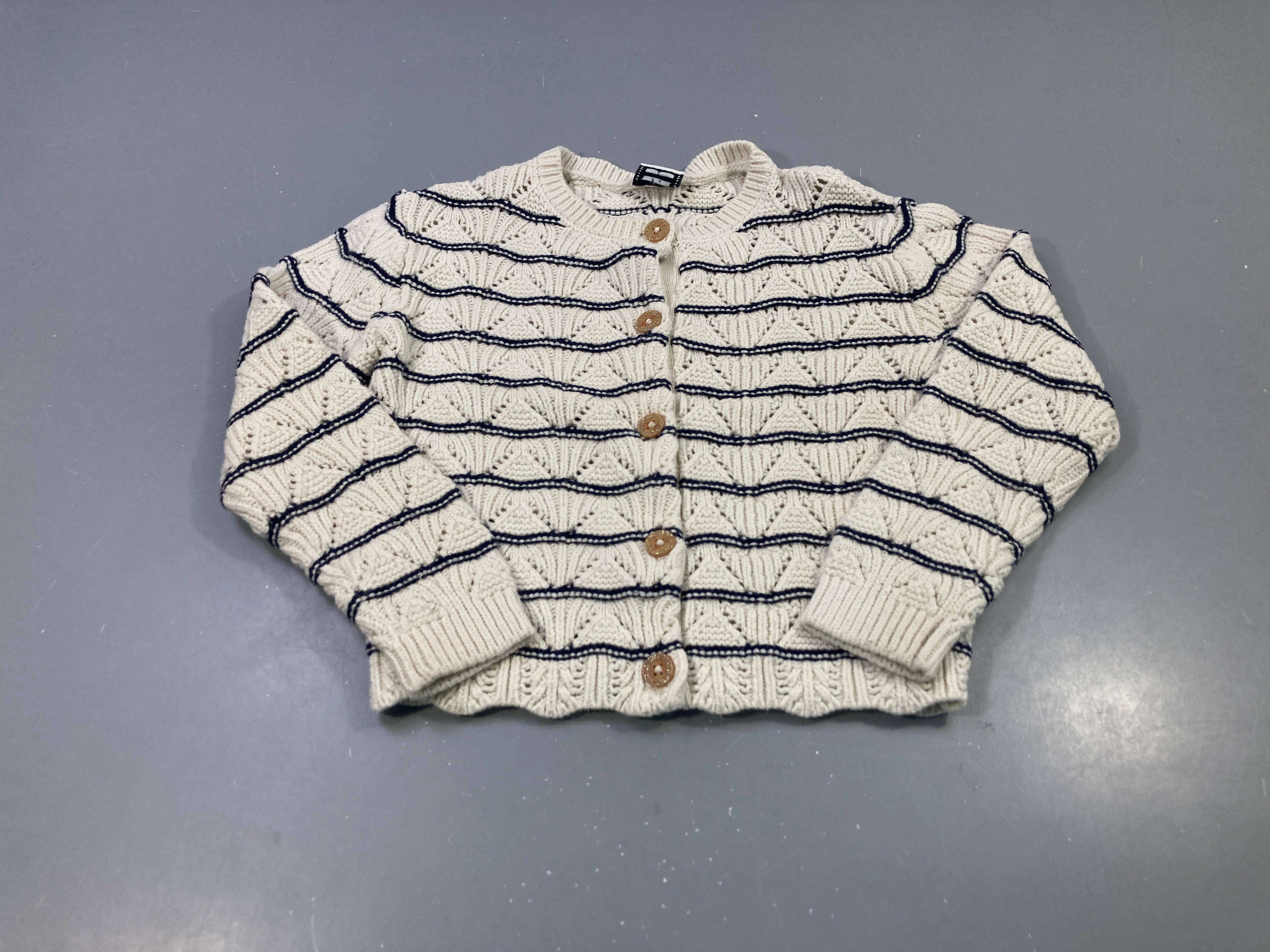 Gilet écru rayures bleu marine boutons bois