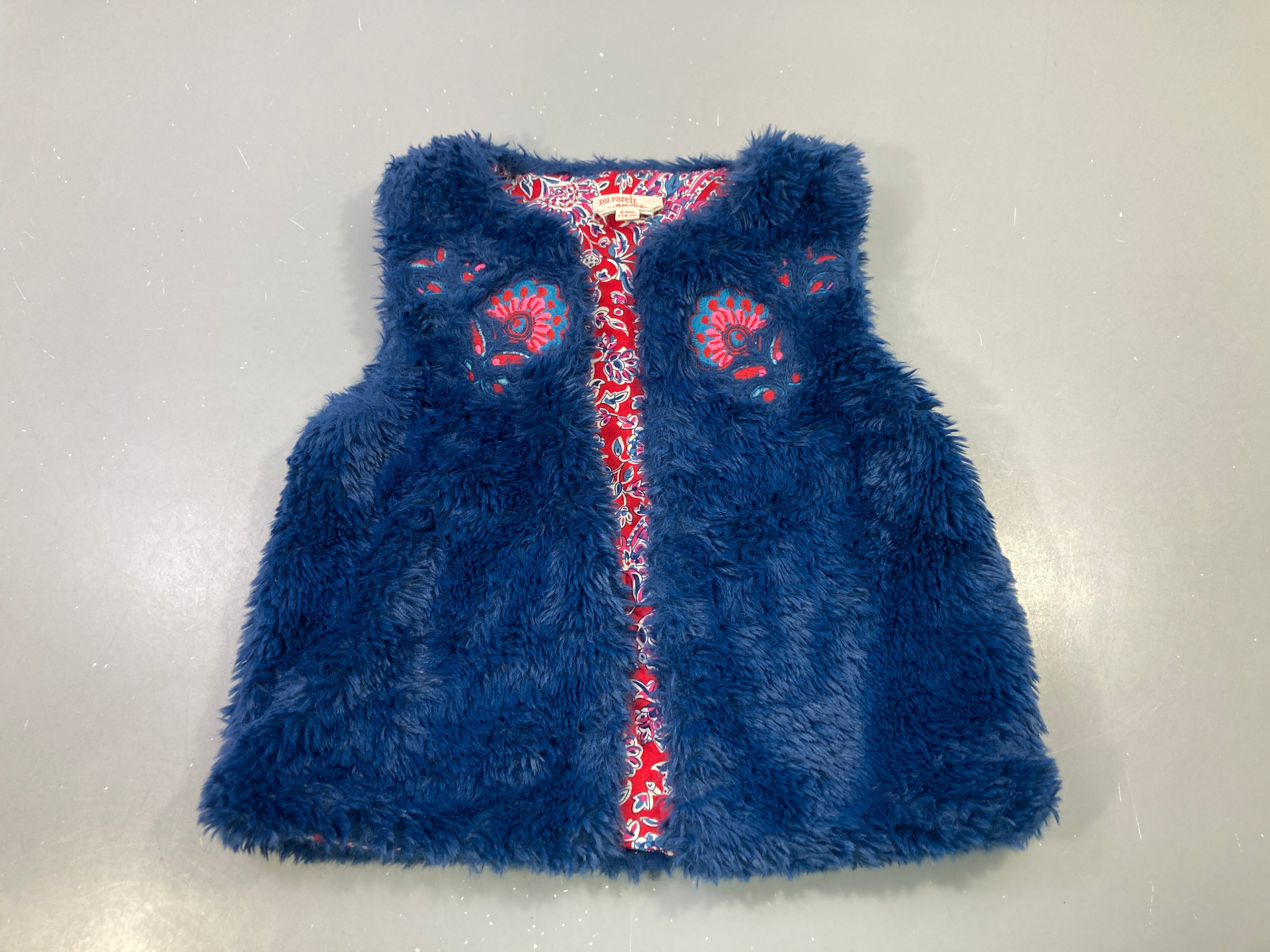 Gilet s.m bleu marine fourrure synthétique broderies fleurs