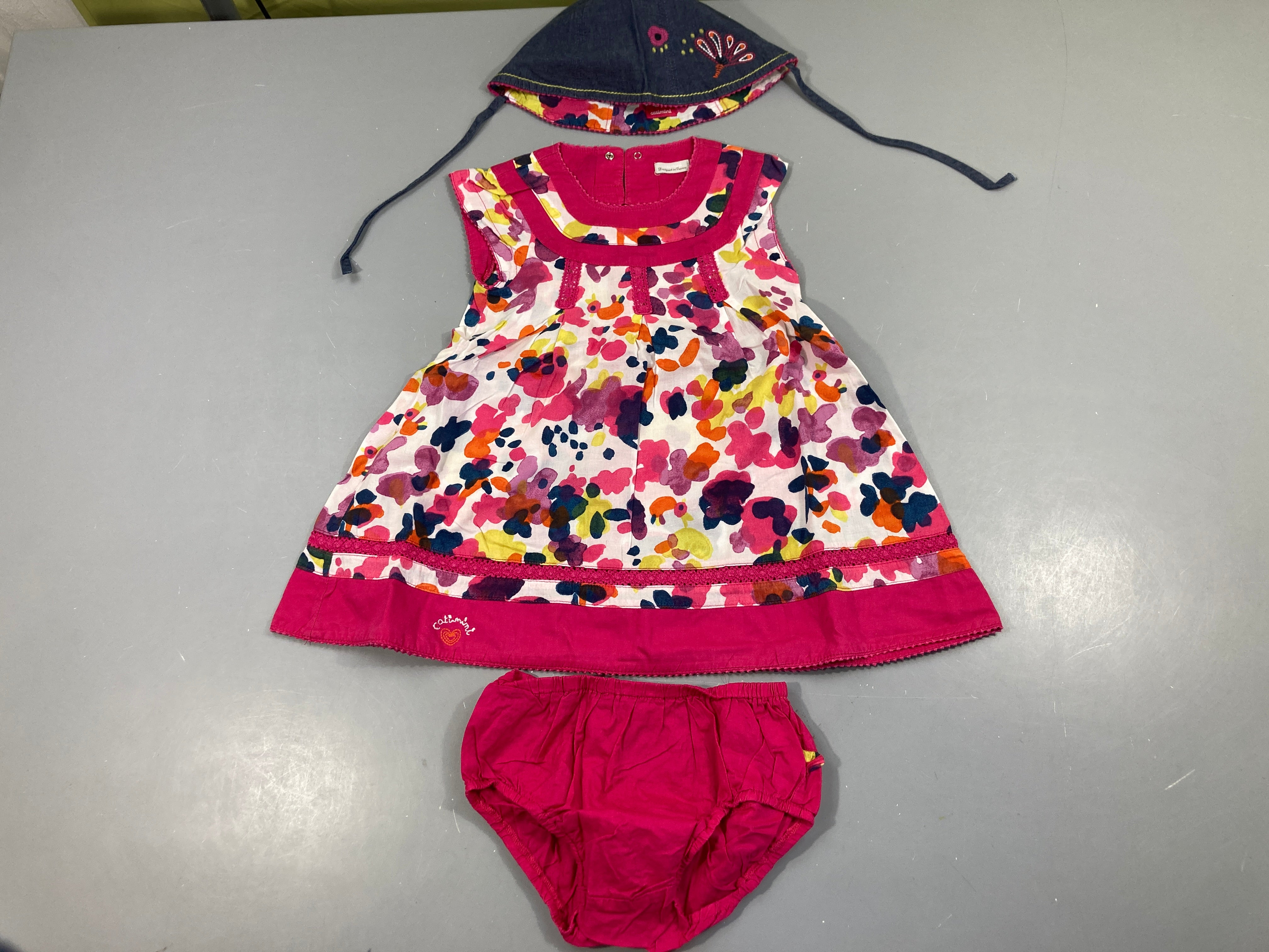 Robe s.m + culotte + chapeau rose fleurs