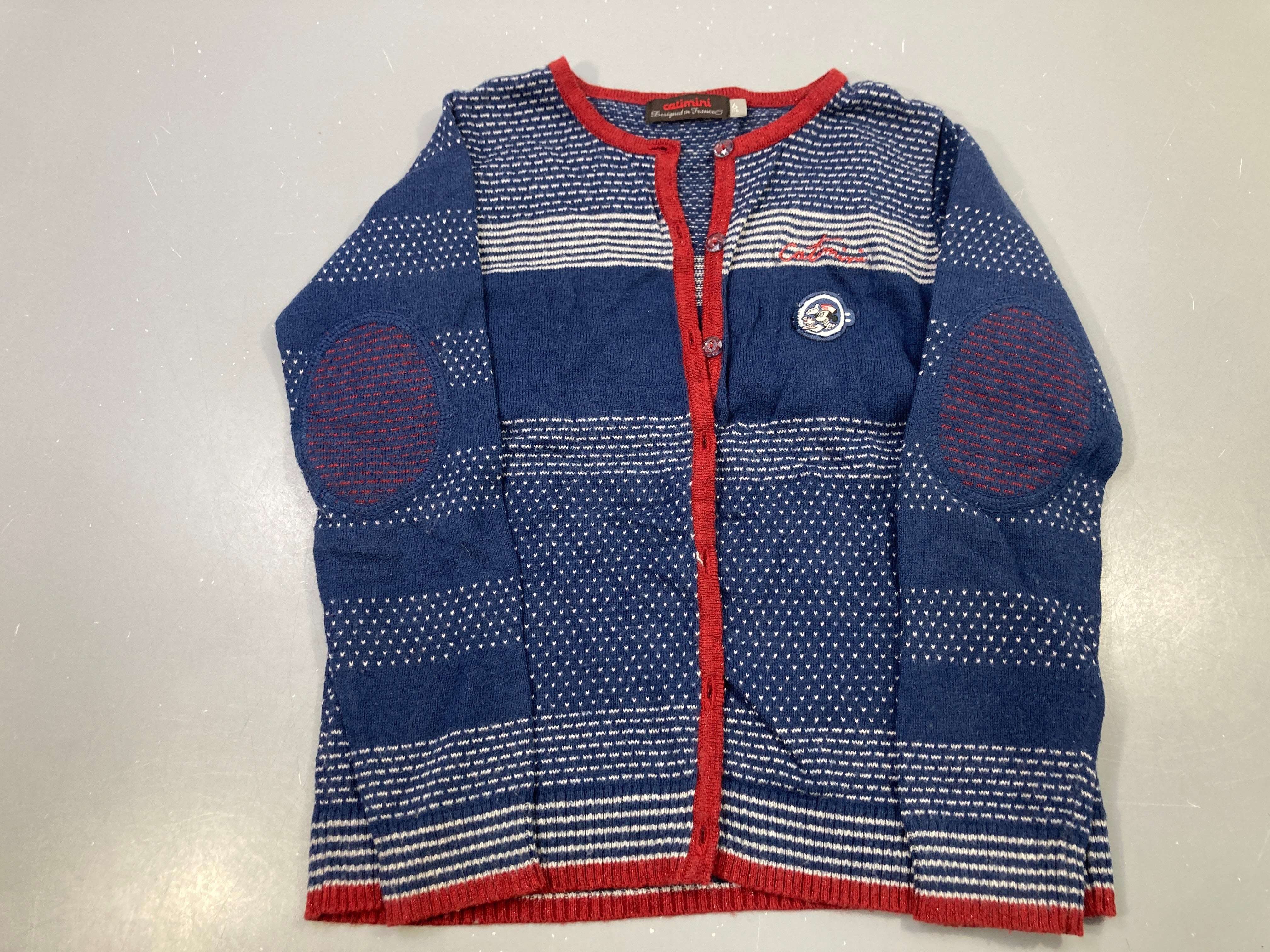 Gilet bleu marine rayé blanc, bordure rouge, 5% angora