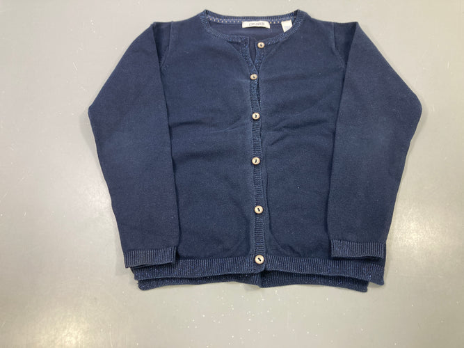 Gilet bleu marine boutonné, légèrement bouloché, moins cher chez Petit Kiwi