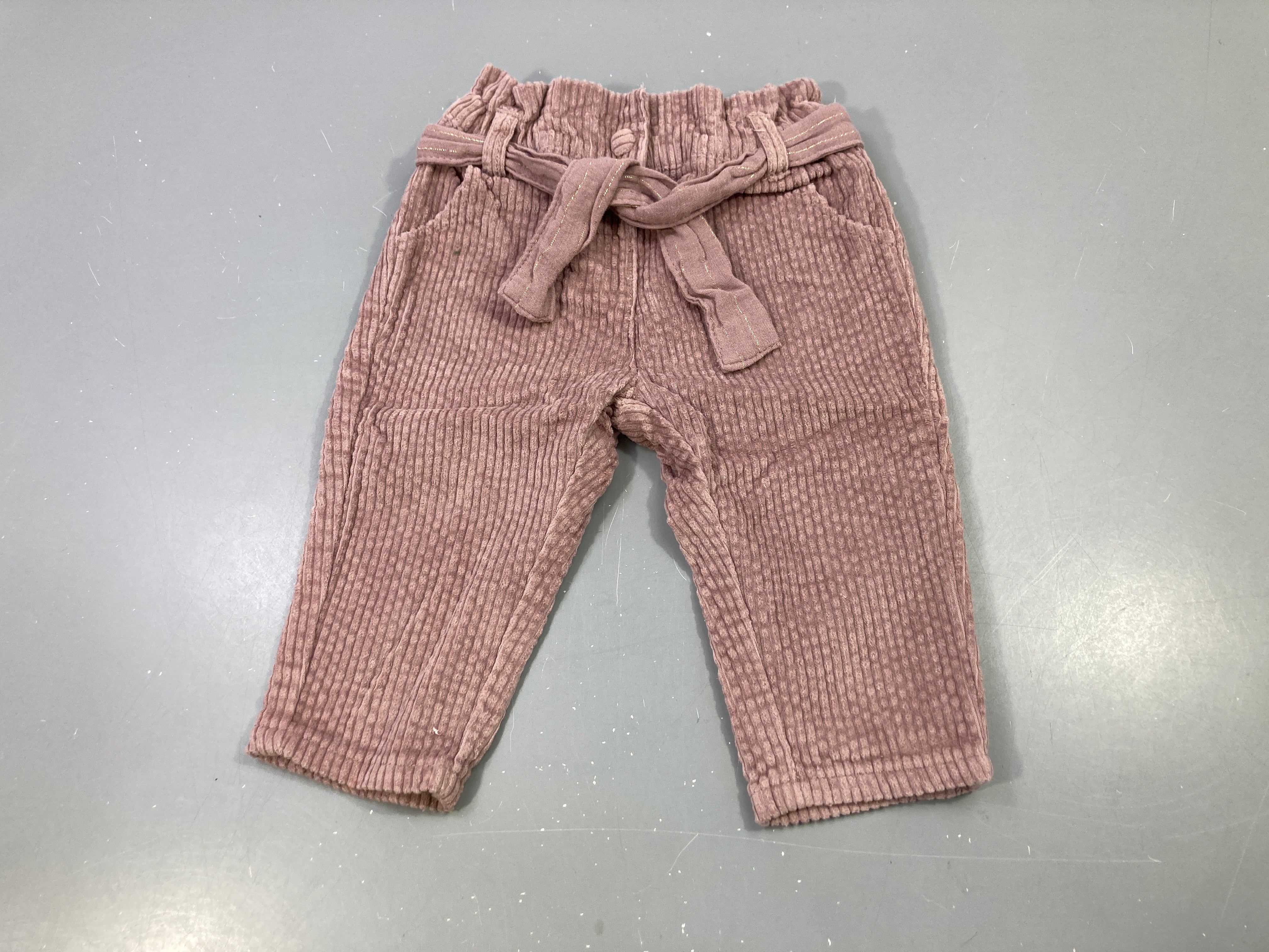 Pantalon velours côtelé rose ceinture