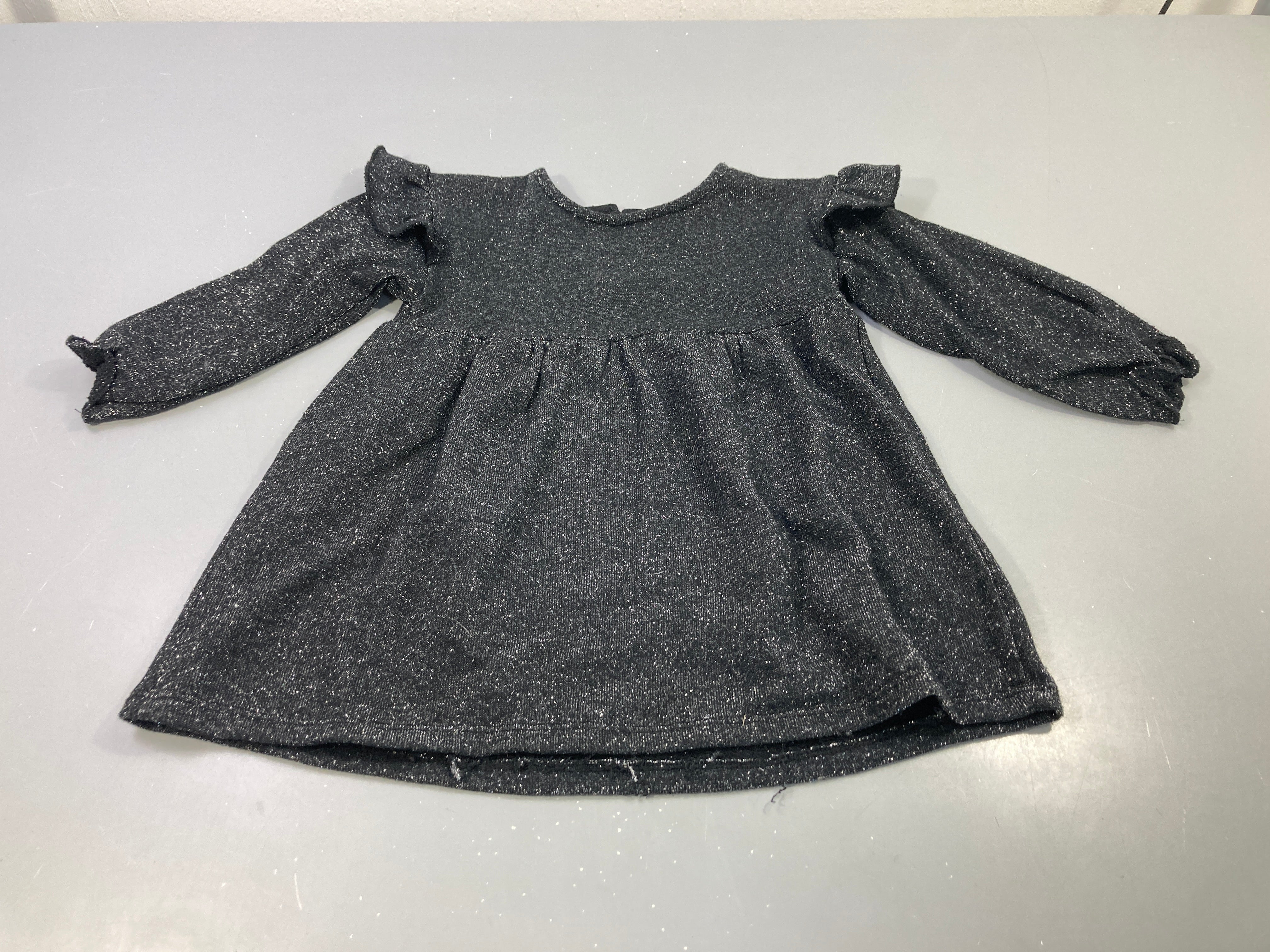 Robe m.l mailles grise foncé pailletée