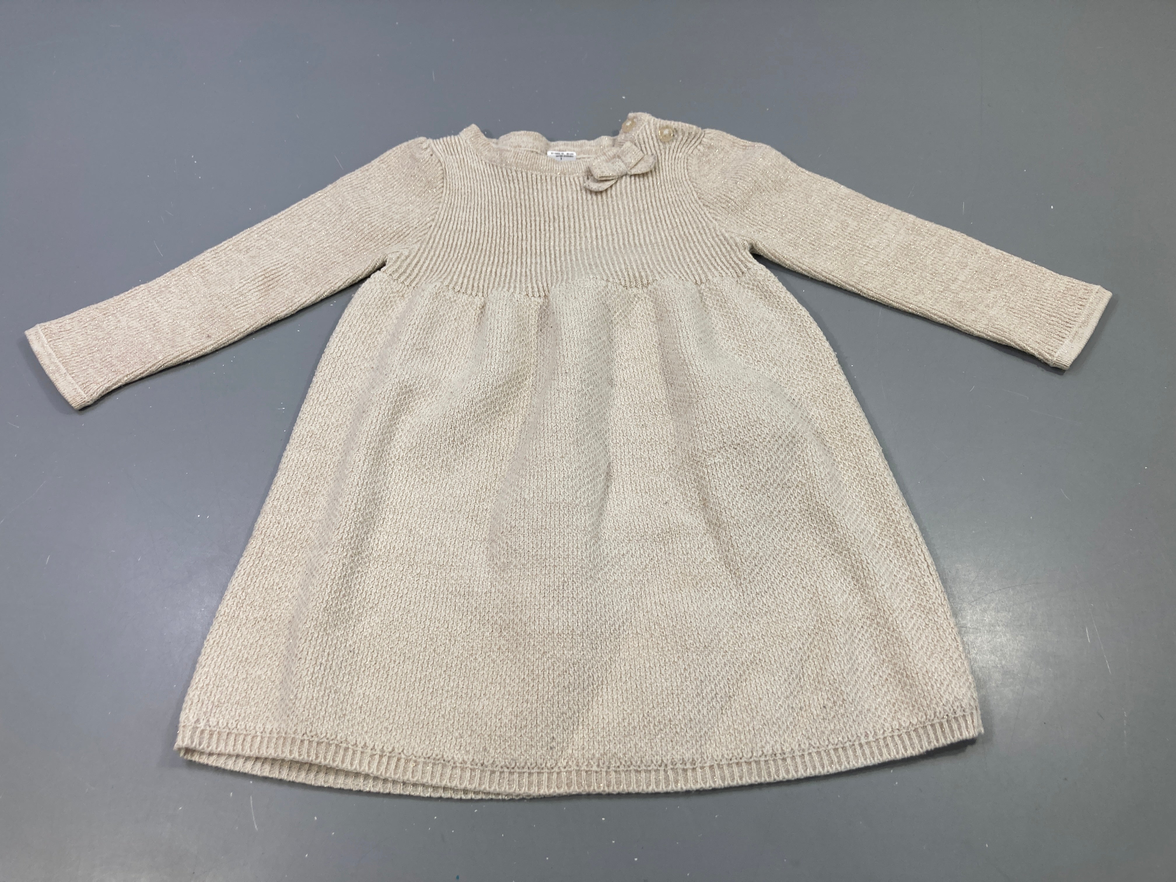 Robe m.l mailles beige pailletée nœud