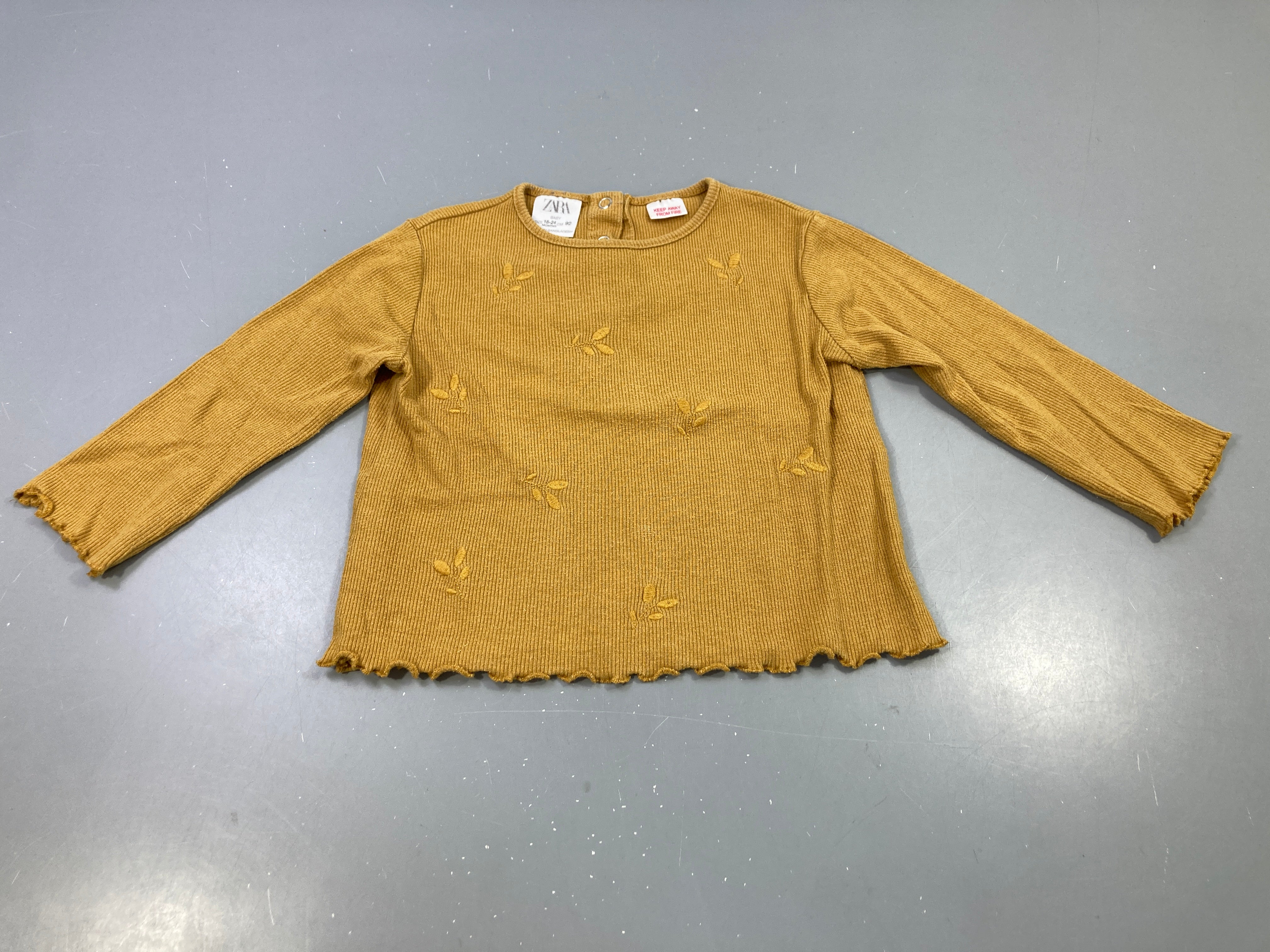 T-shirt m.l moutarde fleuri, bouloché