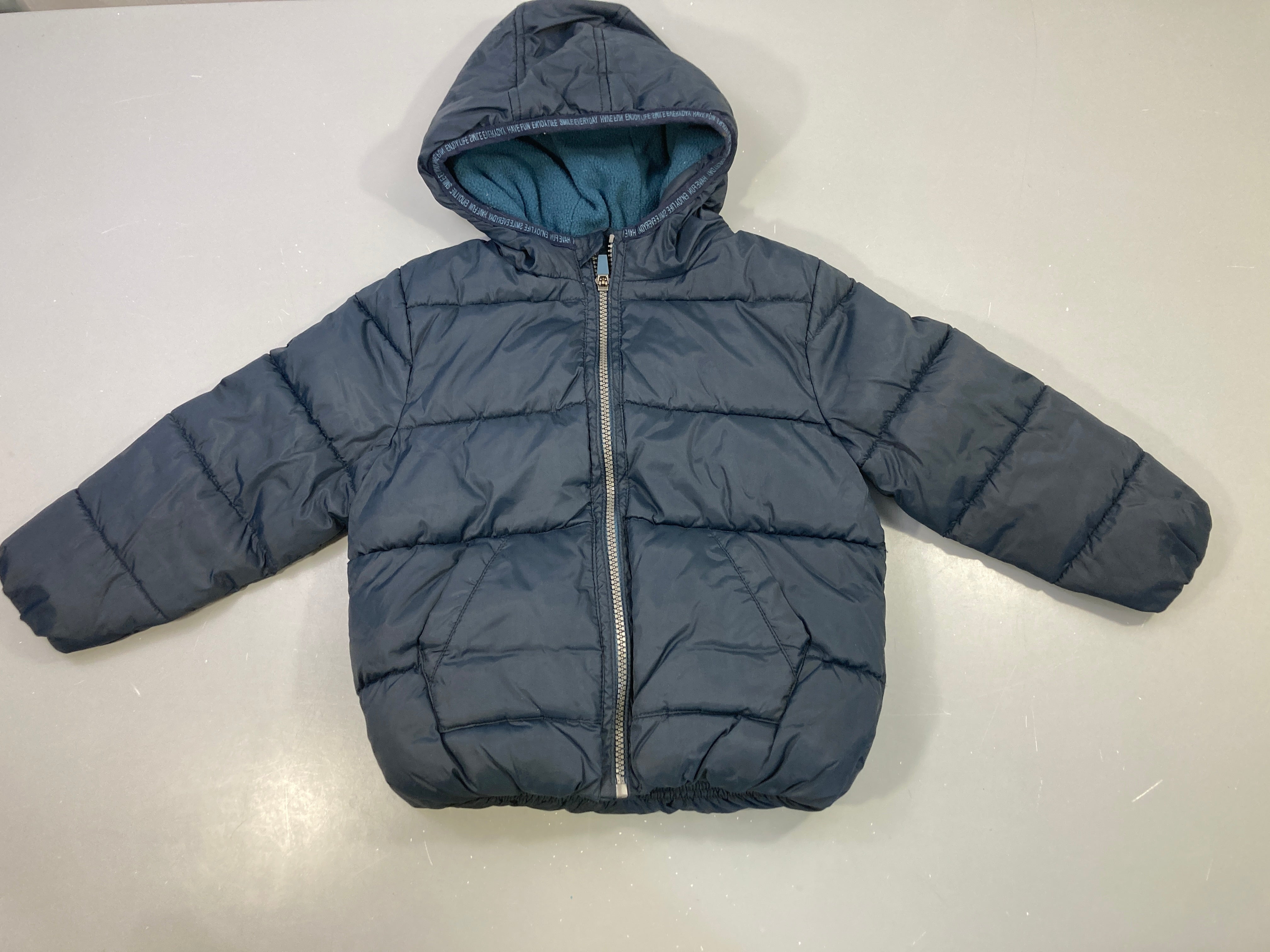 Veste polaire bleu marine capuche bleue imprimée zippée